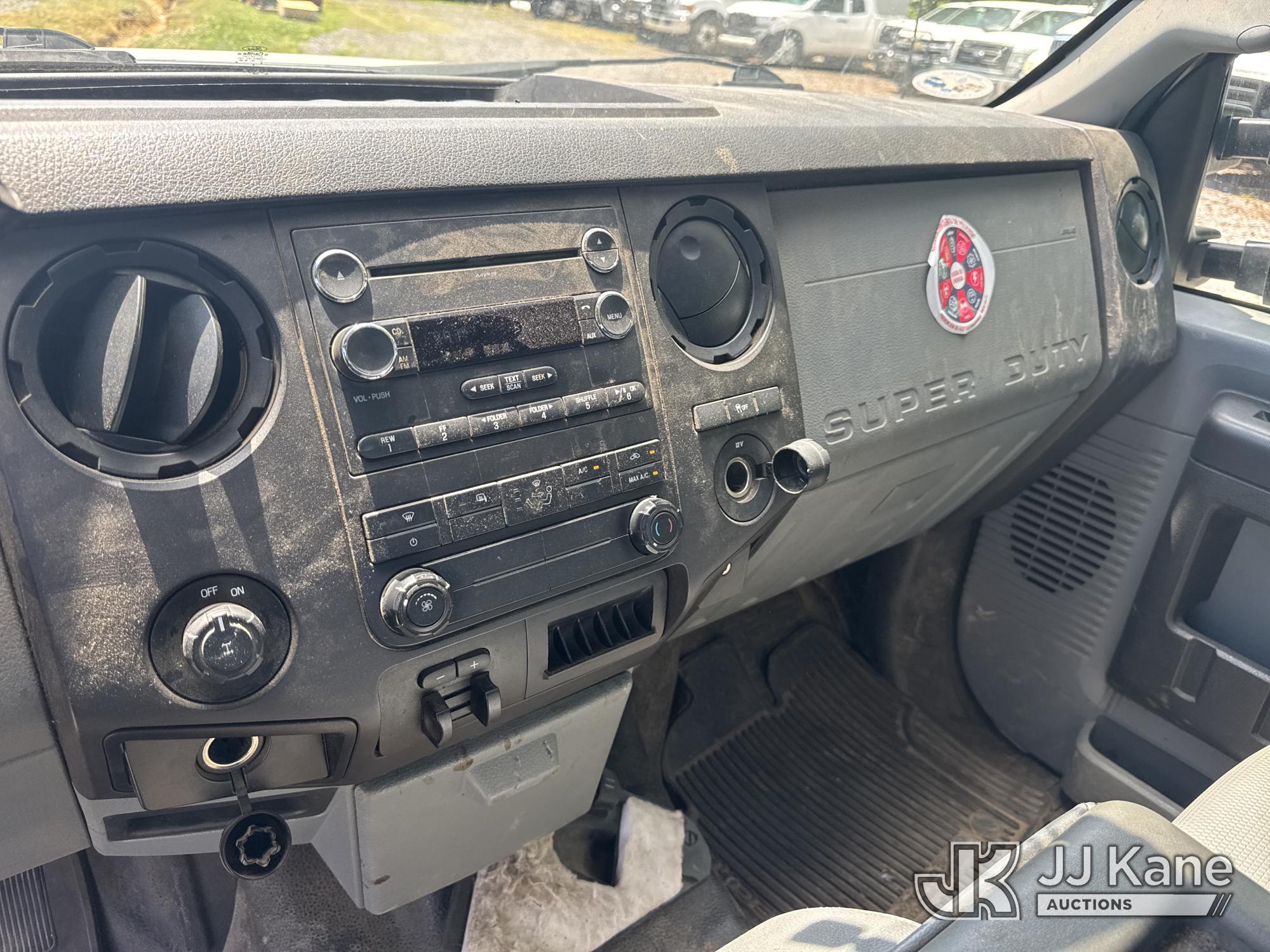 (Wakefield, VA) 2013 Ford F250 Crew-Cab Pickup Truck Runs & Moves) (Check Engine Light On, Body/Pain