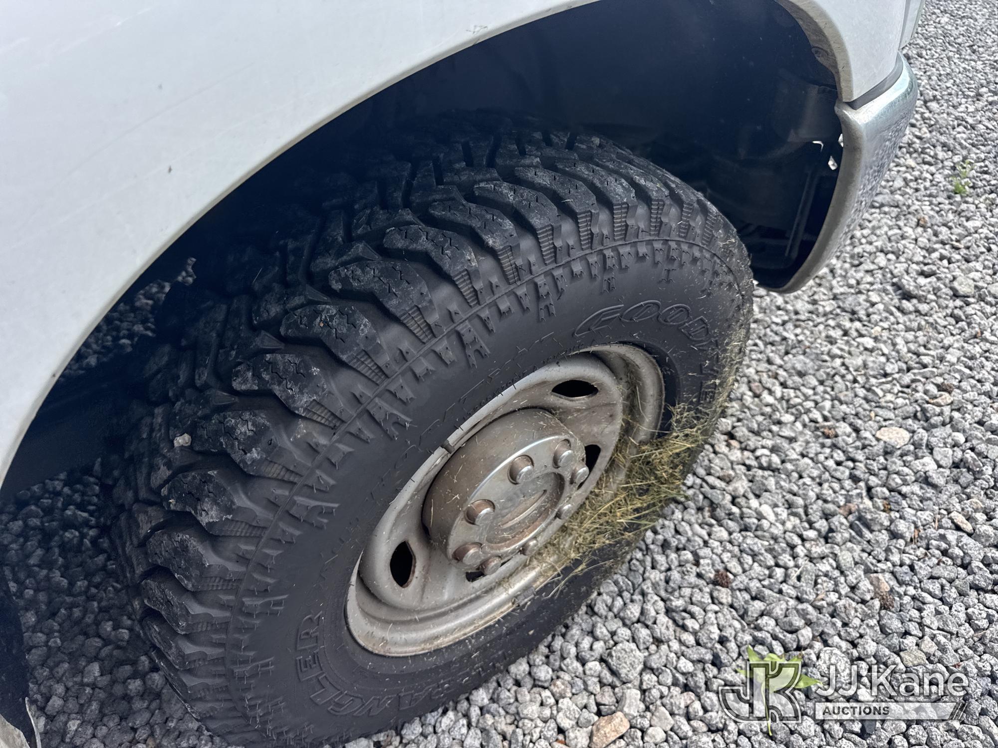(Wakefield, VA) 2013 Ford F250 Crew-Cab Pickup Truck Runs & Moves) (Check Engine Light On, Body/Pain