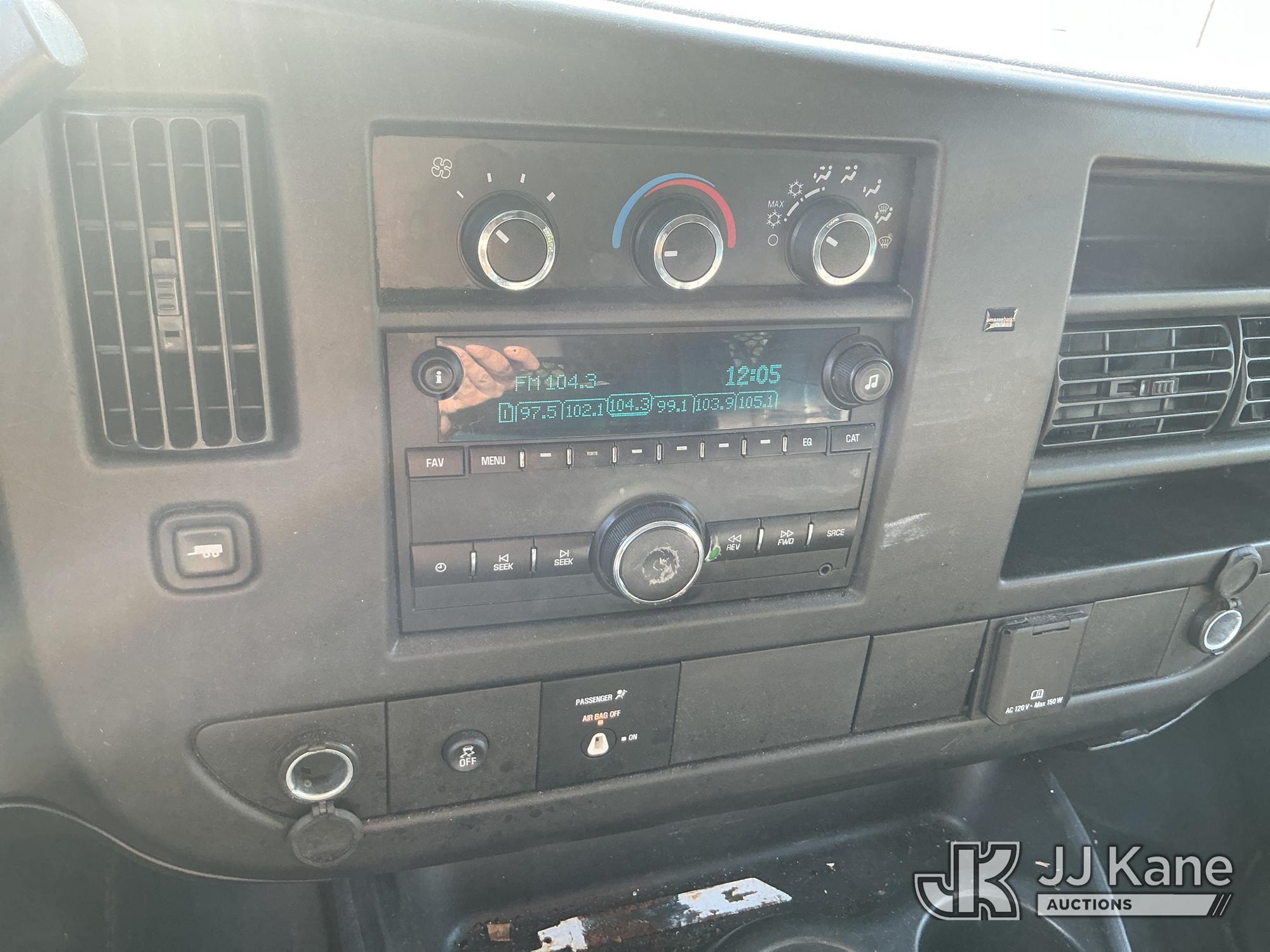 (Garner, NC) 2016 Chevrolet Express G2500 Cargo Van Runs & Moves) (Jump To Start
