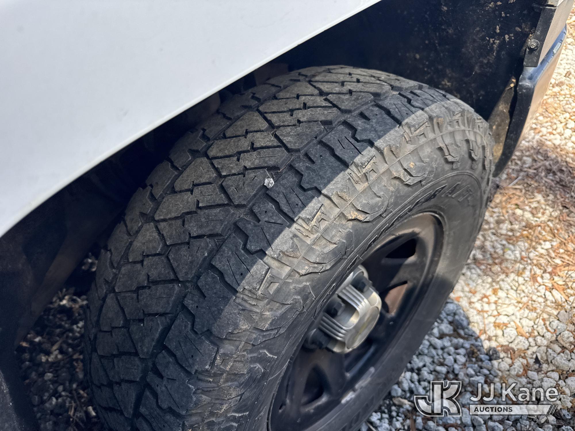 (Wakefield, VA) 2014 Chevrolet Silverado 1500 4x4 Crew-Cab Pickup Truck Not Running, Condition Unkno