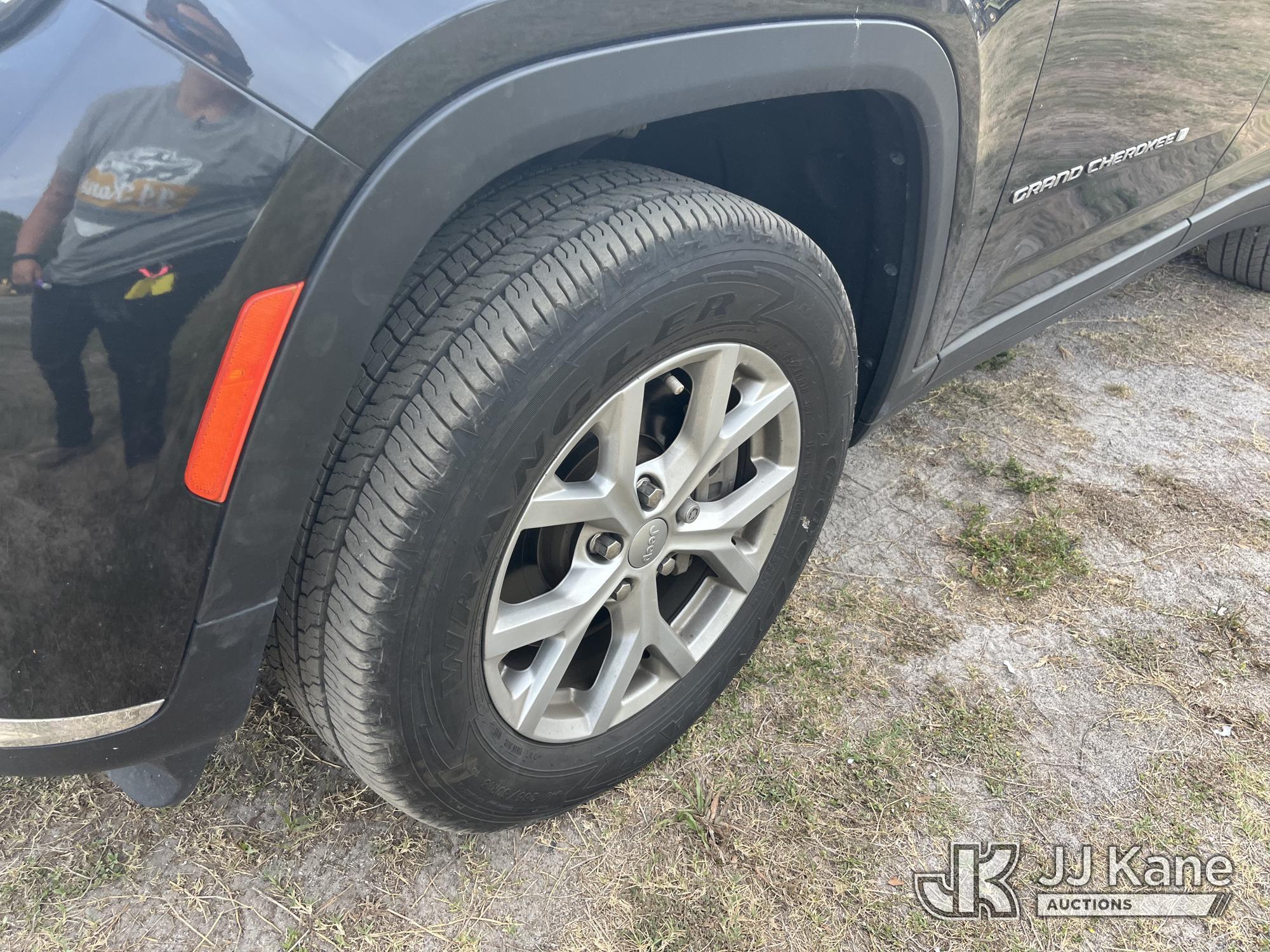(Tampa, FL) 2021 Jeep Grand Cherokee 4x4 4-Door Sport Utility Vehicle, Former Police Vehicle Hillsbo