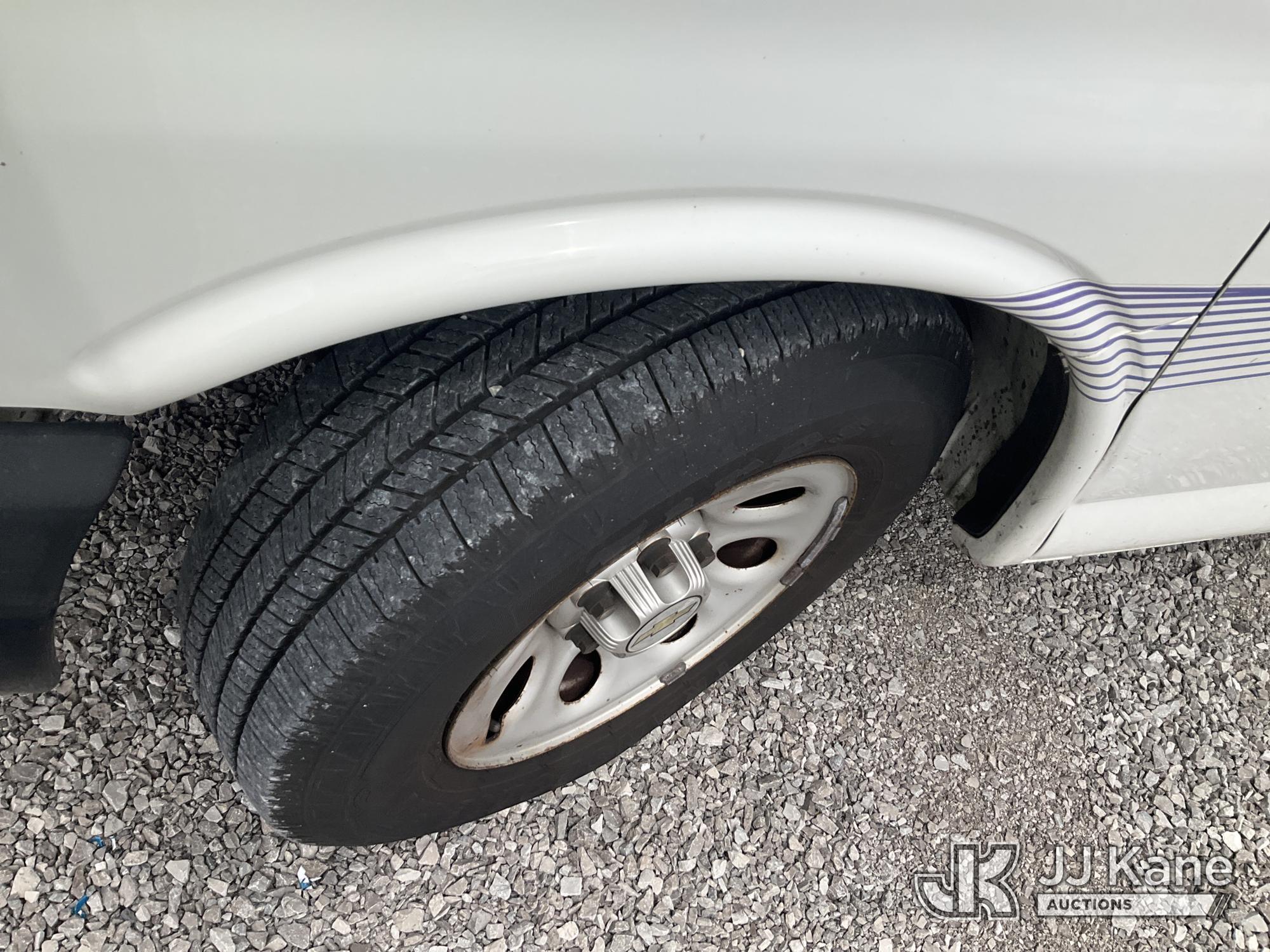 (Verona, KY) 2013 Chevrolet Express G1500 Cargo Van Runs & Moves) (Rust Damage