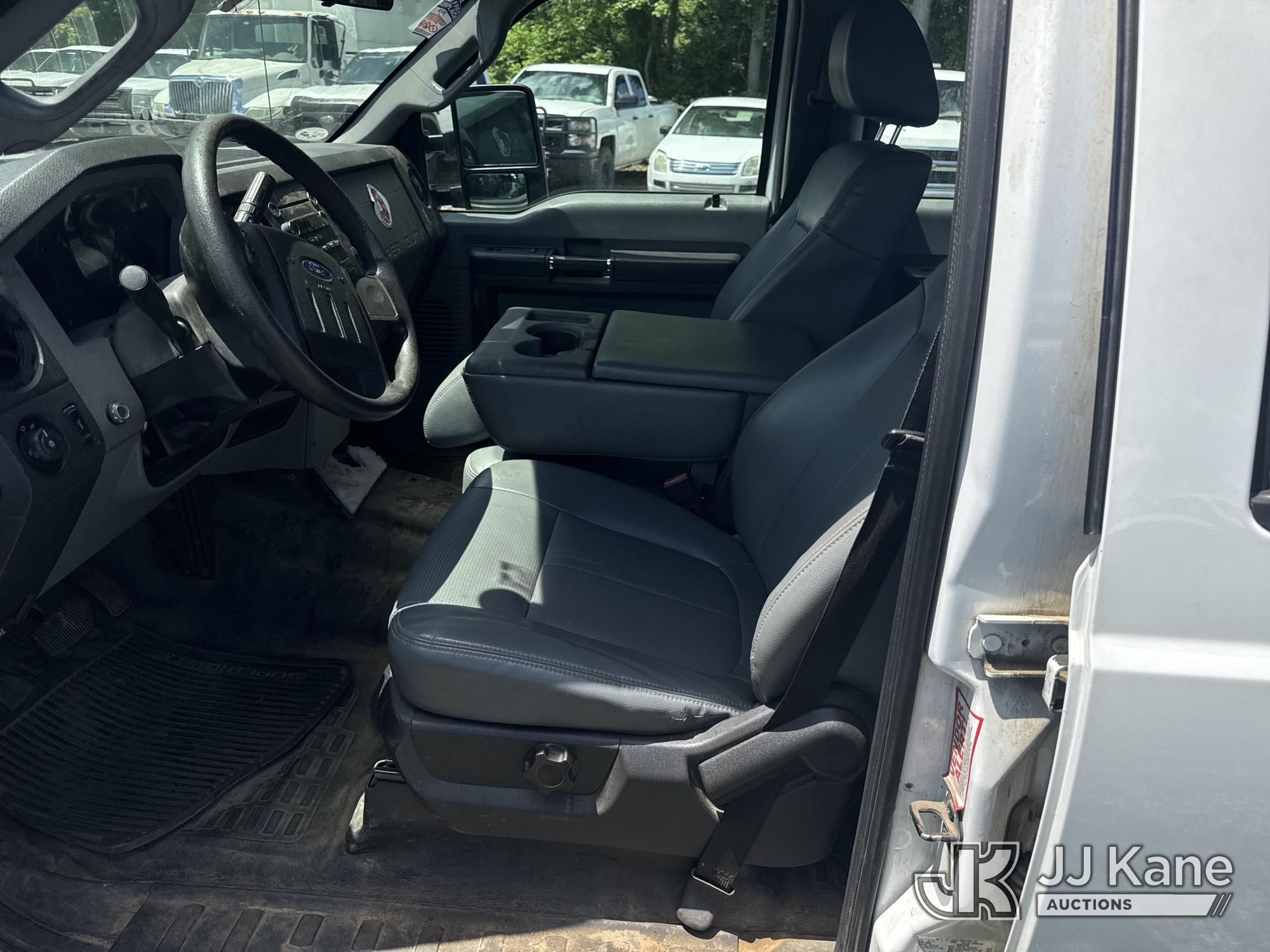 (Wakefield, VA) 2013 Ford F250 Crew-Cab Pickup Truck Runs & Moves) (Check Engine Light On, Body/Pain