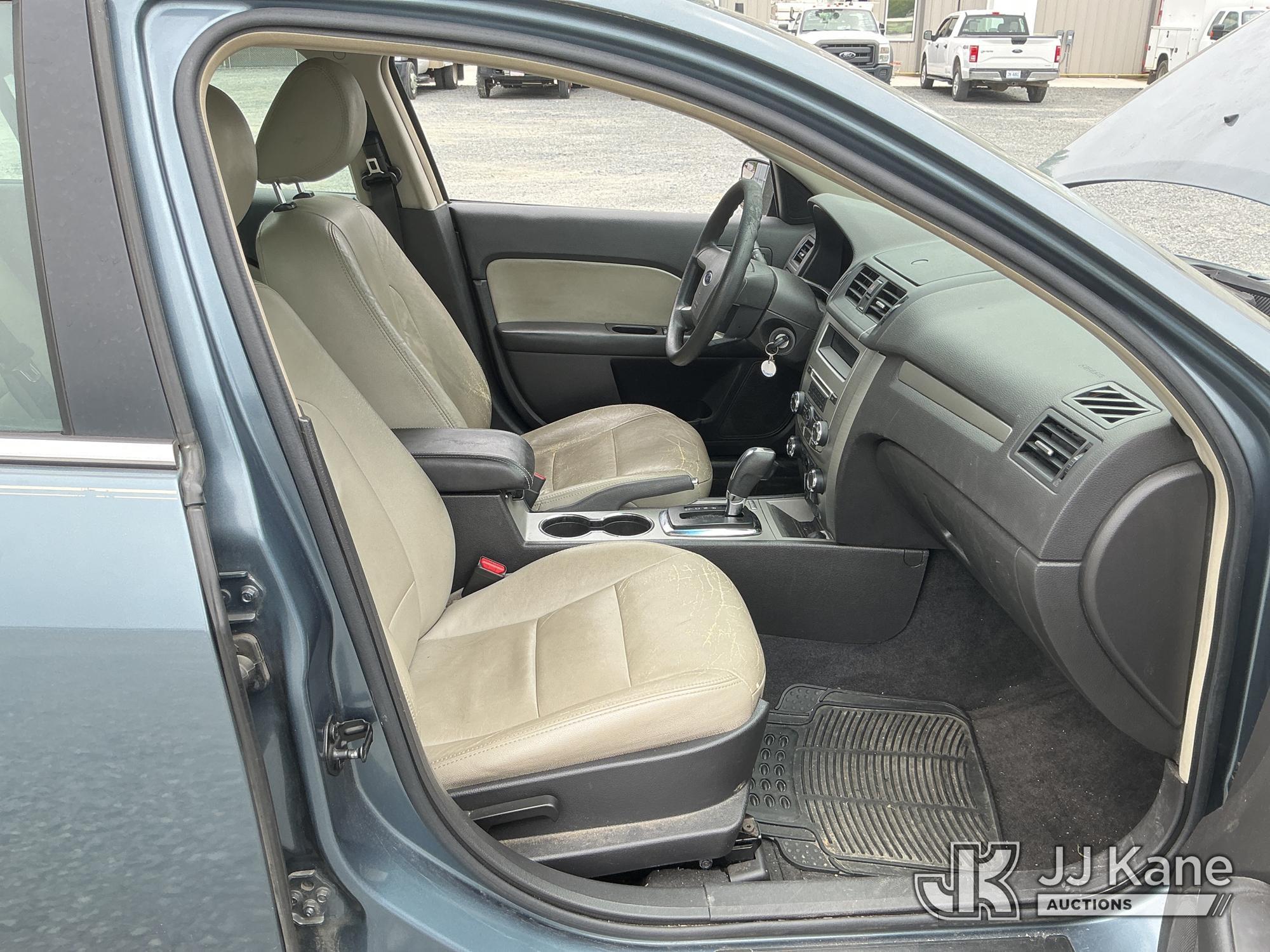 (China Grove, NC) 2012 Ford Fusion 4-Door Sedan Runs & Moves) (Paint Damage