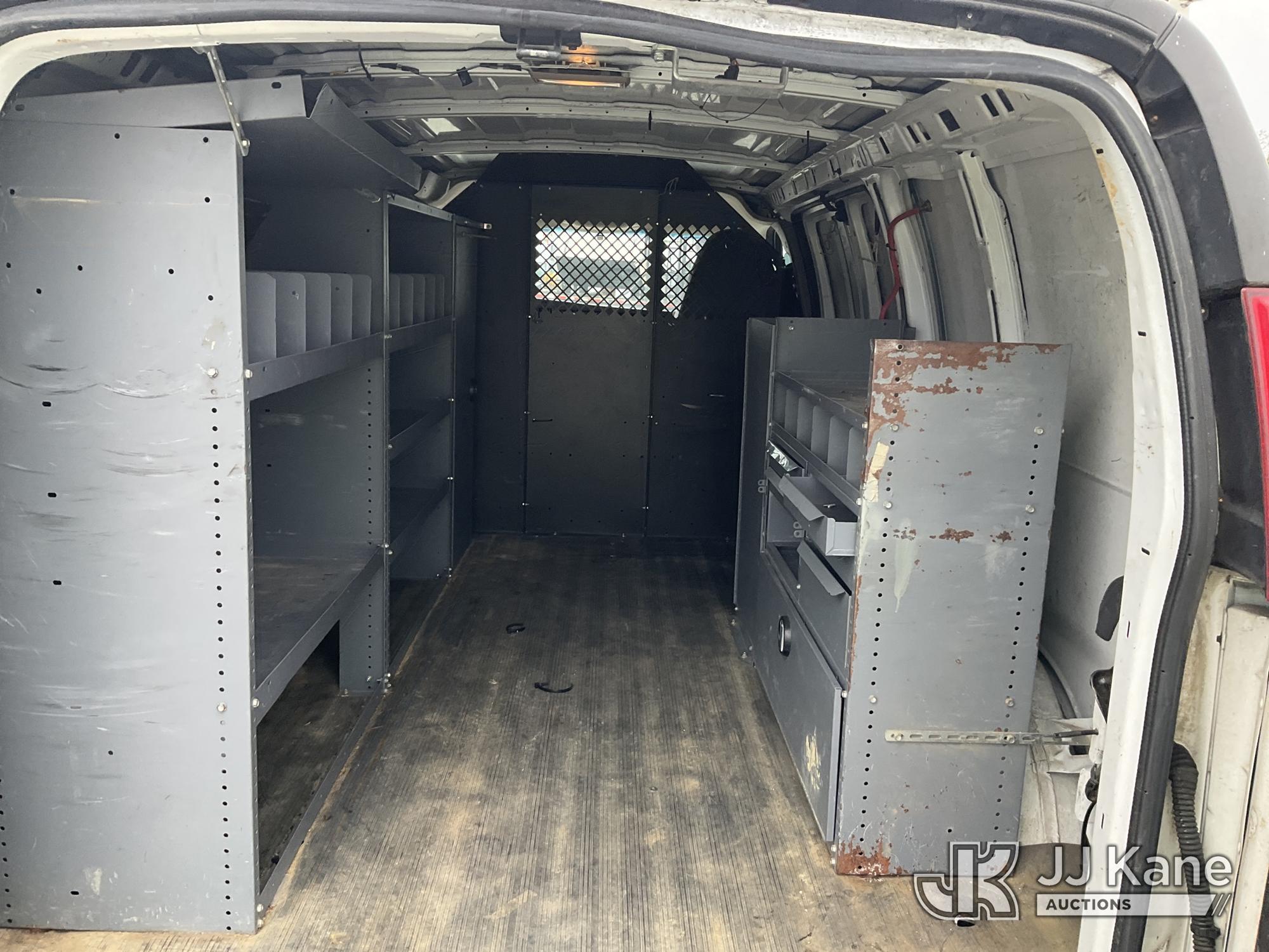 (Verona, KY) 2013 Chevrolet Express G1500 Cargo Van Runs & Moves) (Rust Damage