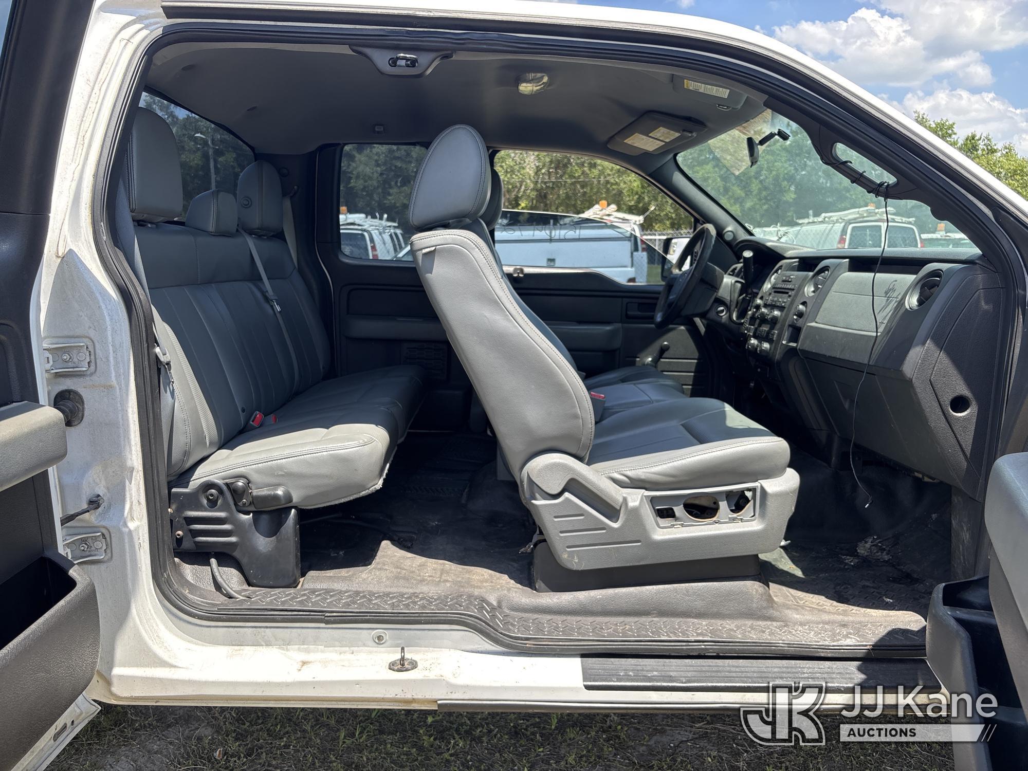 (Tampa, FL) 2014 Ford F150 4x4 Extended-Cab Pickup Truck Runs & Moves) (Body & Paint Damage