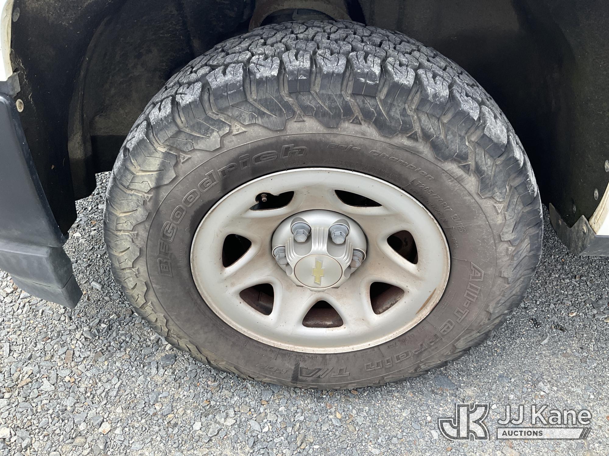 (China Grove, NC) 2017 Chevrolet Silverado 1500 4X4 Crew-Cab Pickup Truck Runs & Moves) (Check Engin