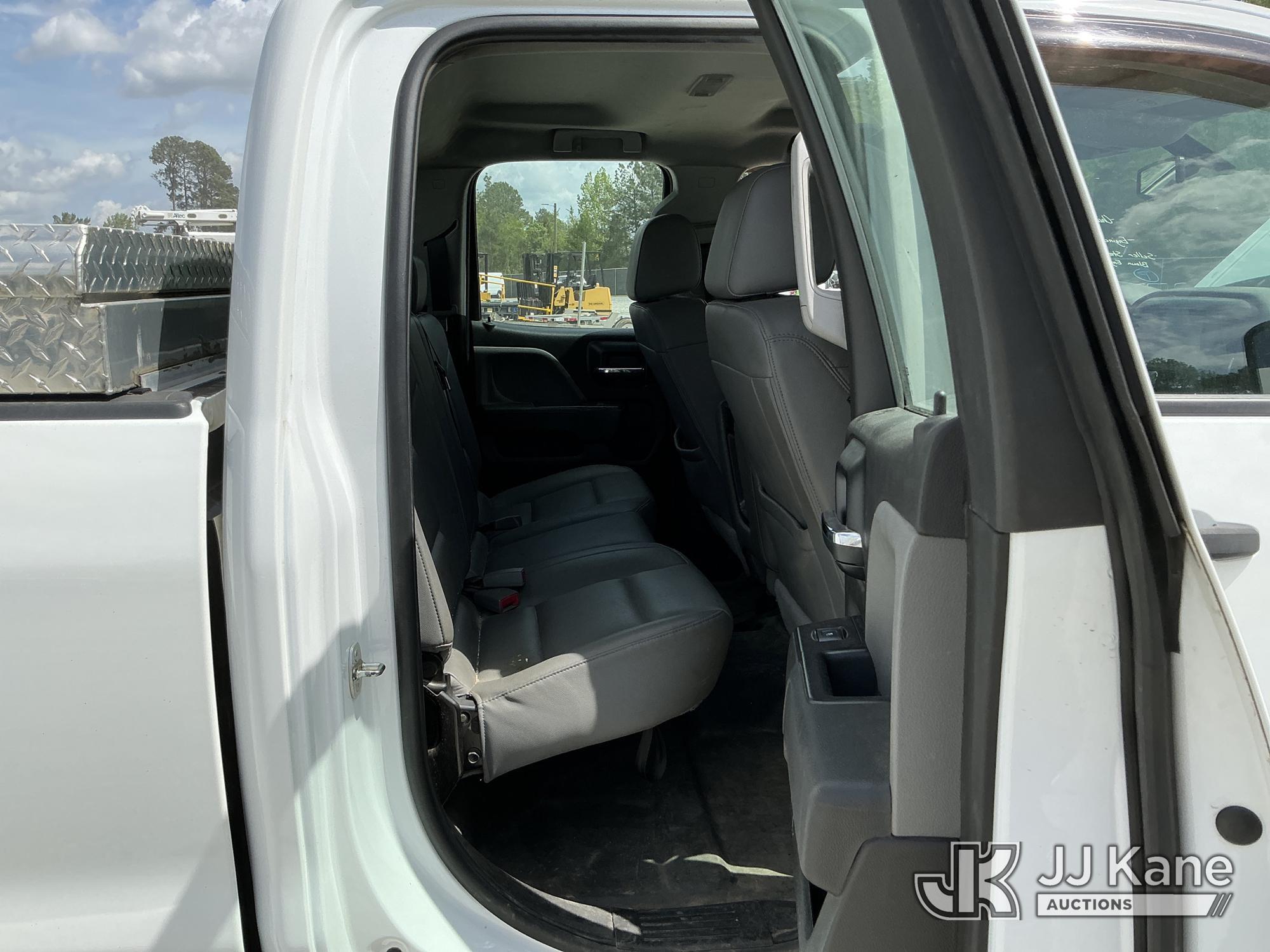 (China Grove, NC) 2018 Chevrolet Silverado 2500HD 4x4 Extended-Cab Pickup Truck Runs & Moves) (Check