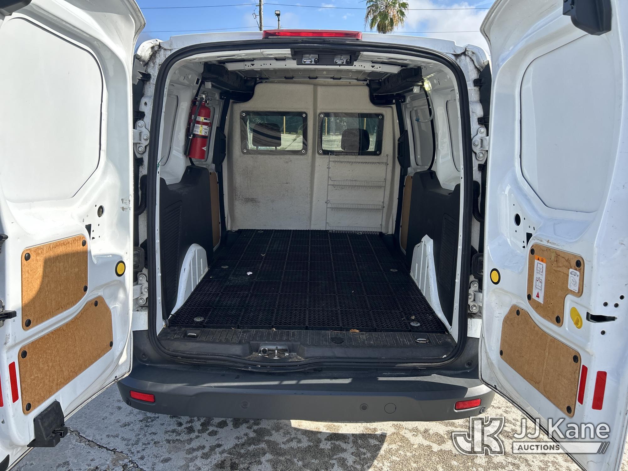 (Riviera Beach, FL) 2017 Ford Transit Connect Mini Cargo Van Runs & Moves) (Paint Damage) (FL Reside
