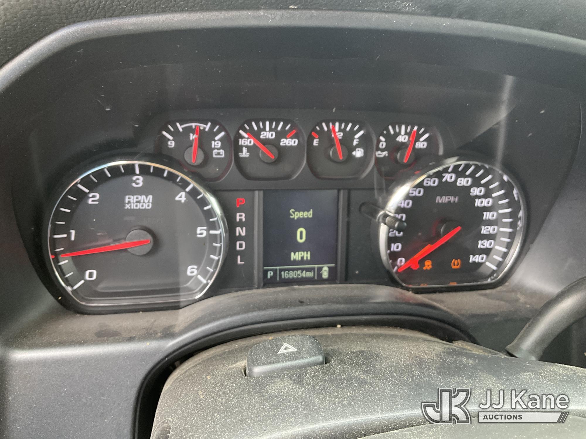 (China Grove, NC) 2017 Chevrolet Silverado 1500 4X4 Crew-Cab Pickup Truck Runs & Moves) (Check Engin