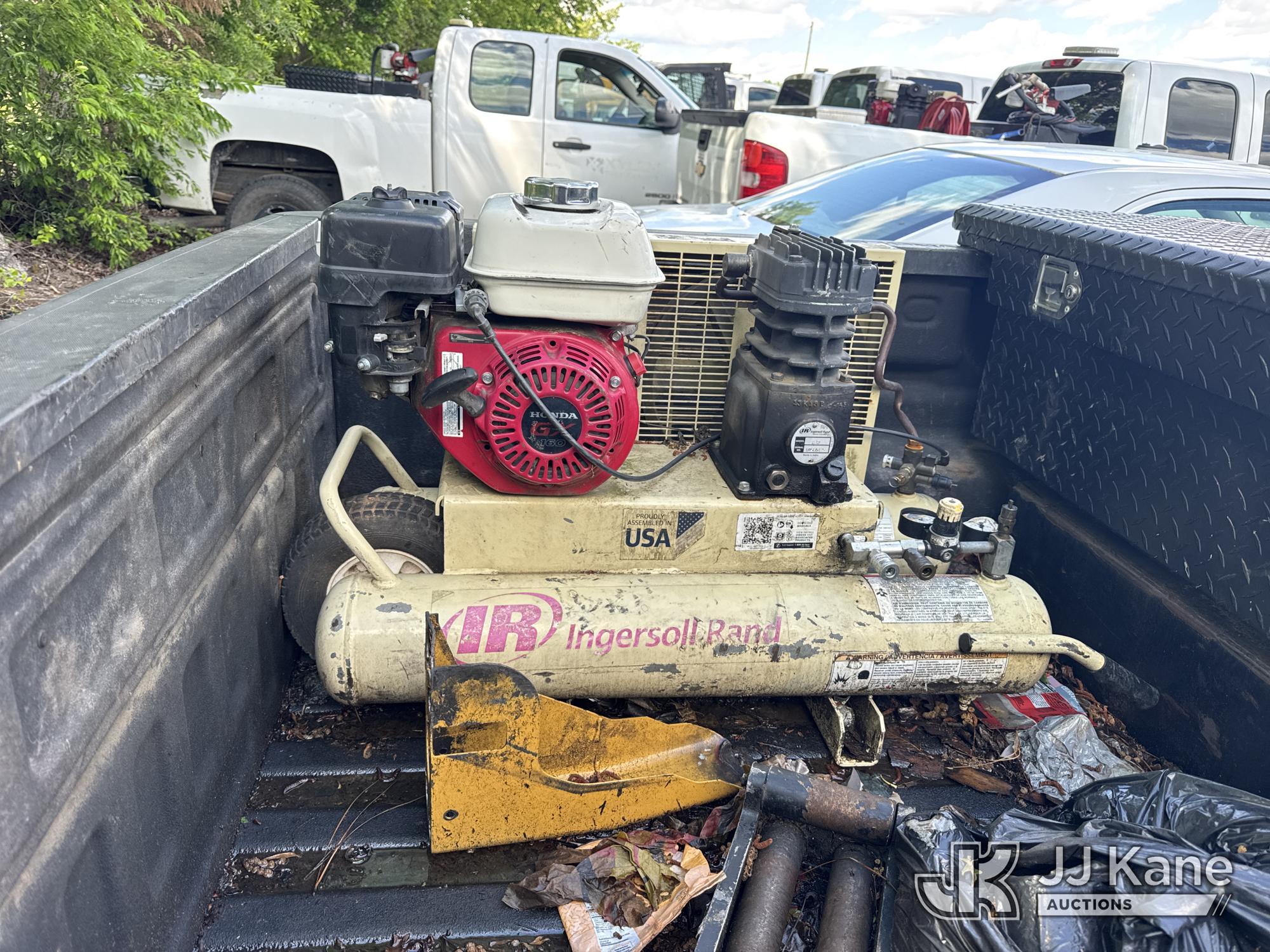 (Wakefield, VA) 2014 Chevrolet Silverado 1500 4x4 Crew-Cab Pickup Truck Not Running, Condition Unkno