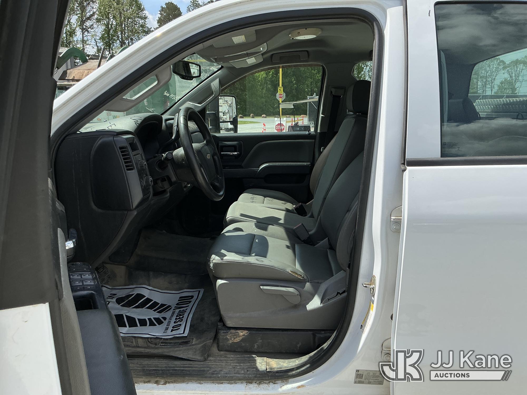 (China Grove, NC) 2018 Chevrolet Silverado 2500HD 4x4 Extended-Cab Pickup Truck Runs & Moves) (Check