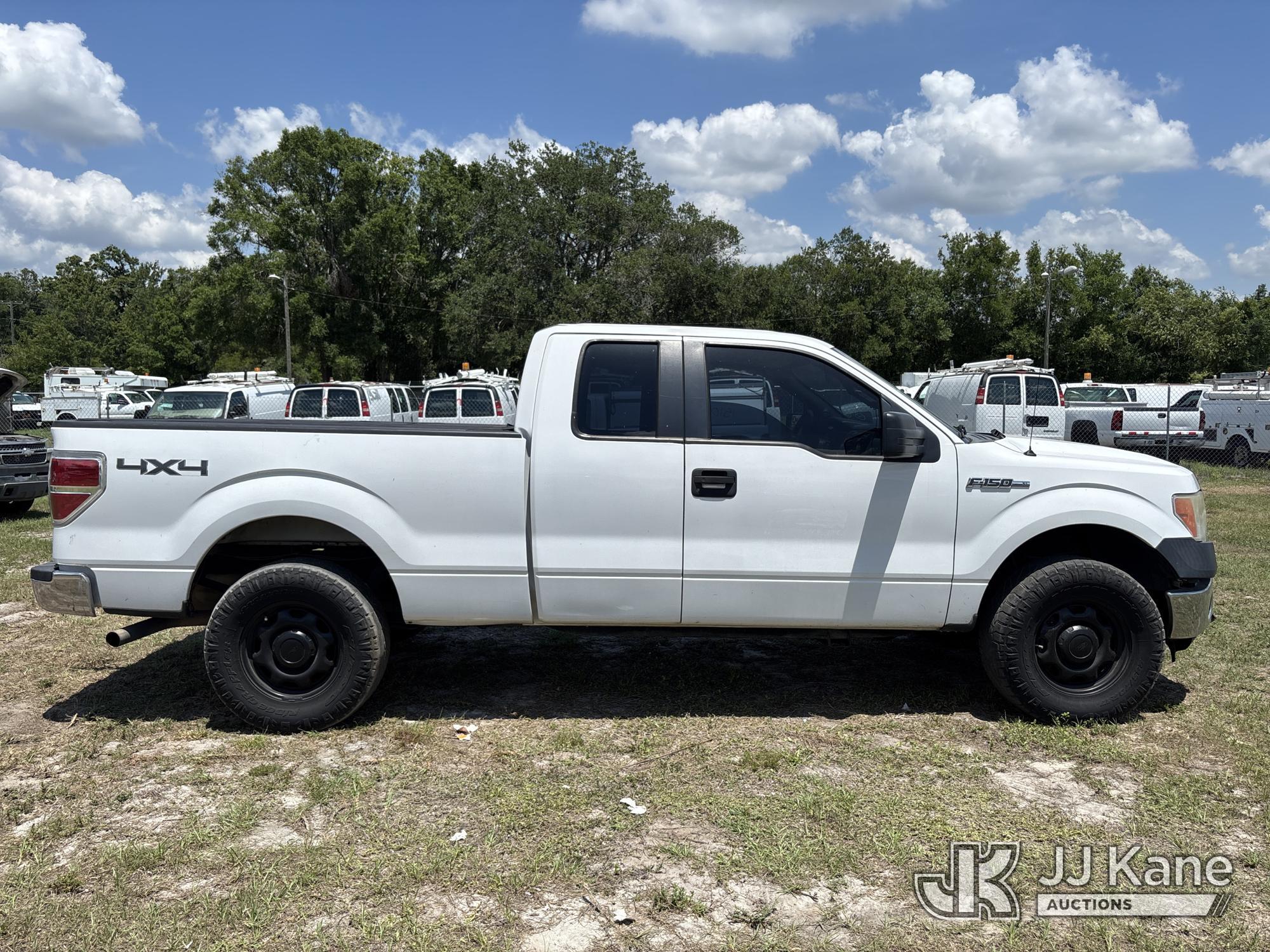(Tampa, FL) 2014 Ford F150 4x4 Extended-Cab Pickup Truck Runs & Moves) (Body & Paint Damage