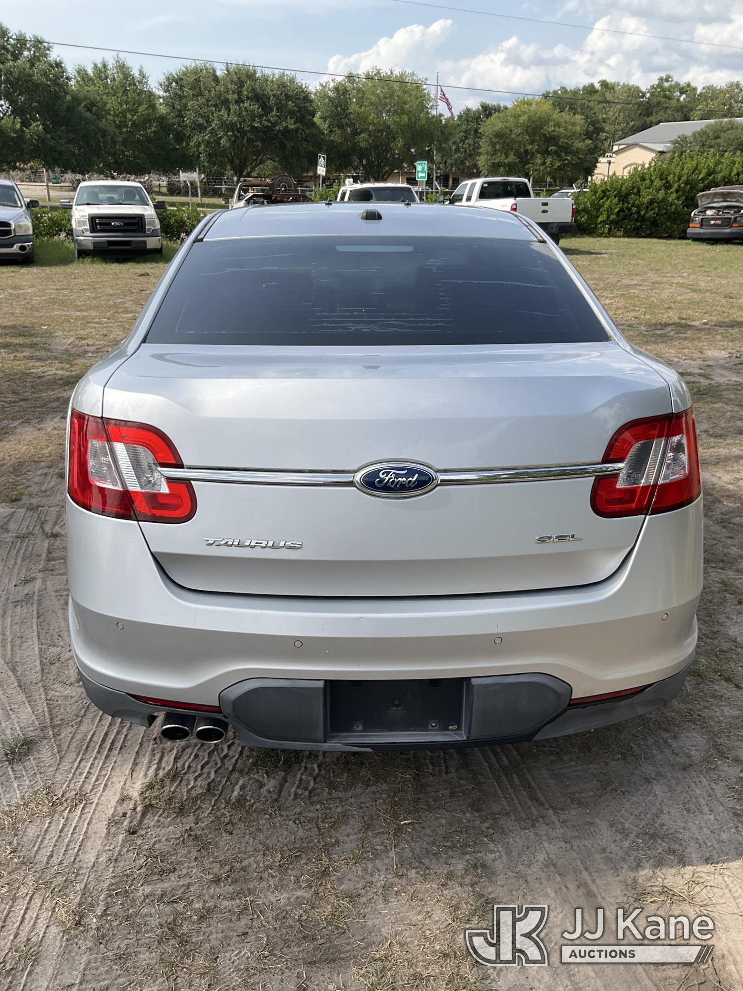 (Ocala, FL) 2012 Ford Taurus 4-Door Sedan Runs & Moves) (Jump To Start, Minor Body Damage, Paint Dam
