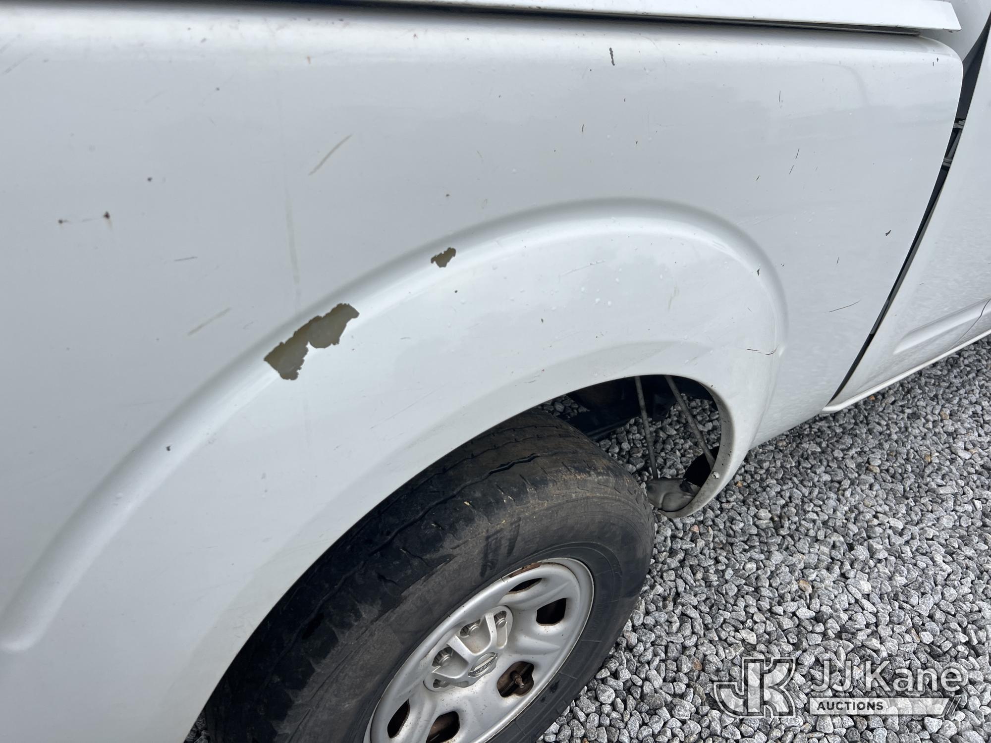 (Villa Rica, GA) 2016 Nissan Frontier Extended-Cab Pickup Truck Runs & Moves) (Check Engine Light On