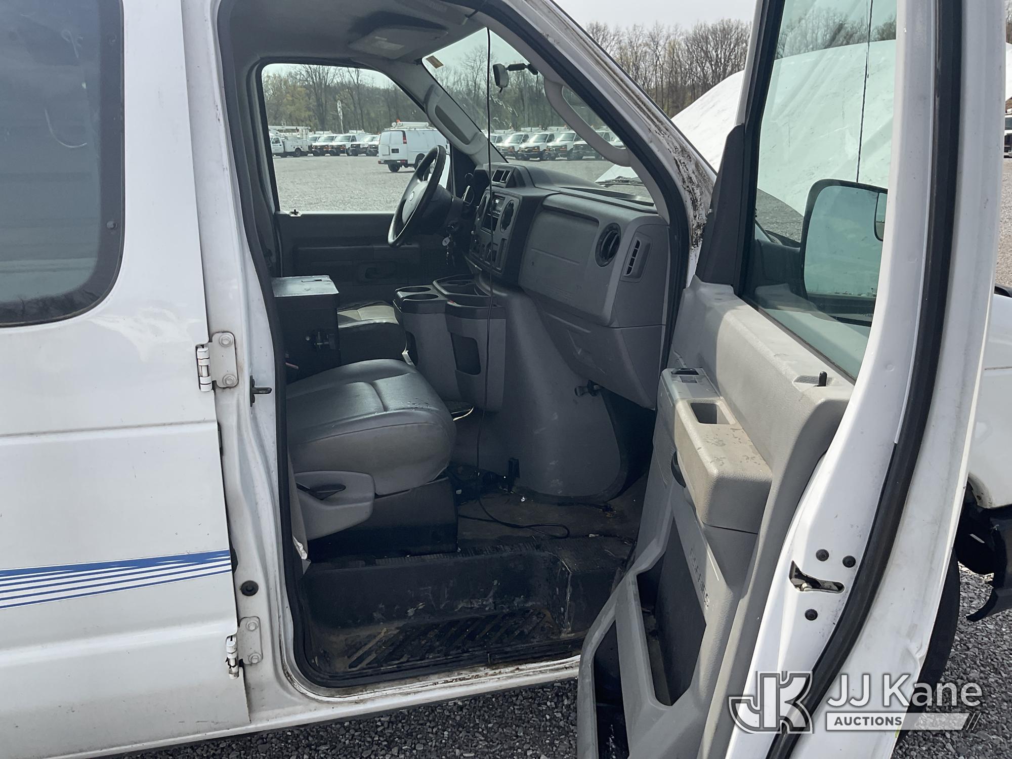 (Verona, KY) 2011 Ford E250 Cargo Van Runs & Moves) (Rust Damage