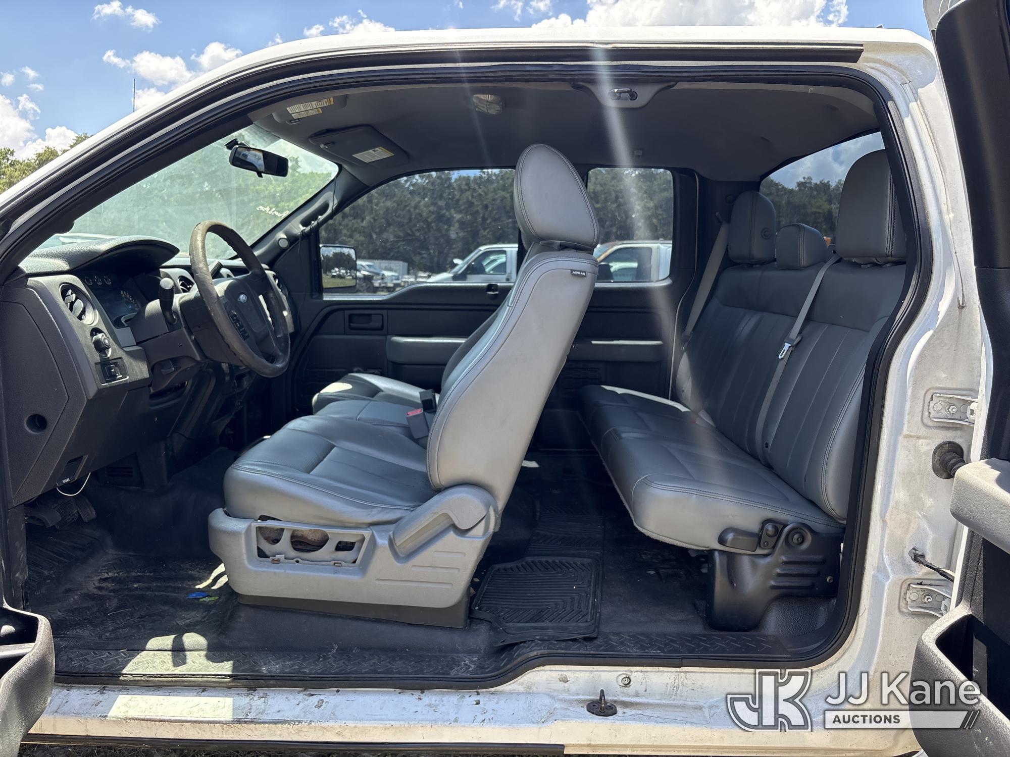(Tampa, FL) 2014 Ford F150 4x4 Extended-Cab Pickup Truck Runs & Moves) (Body & Paint Damage