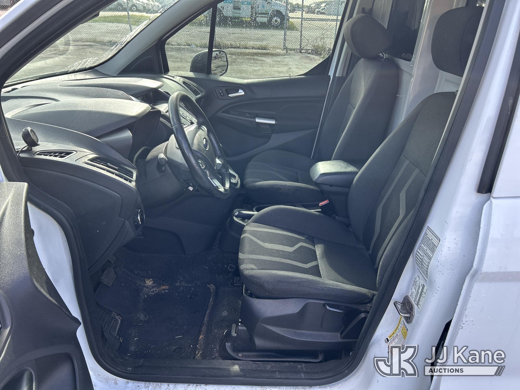 (Riviera Beach, FL) 2017 Ford Transit Connect Mini Cargo Van Runs & Moves) (Paint Damage) (FL Reside