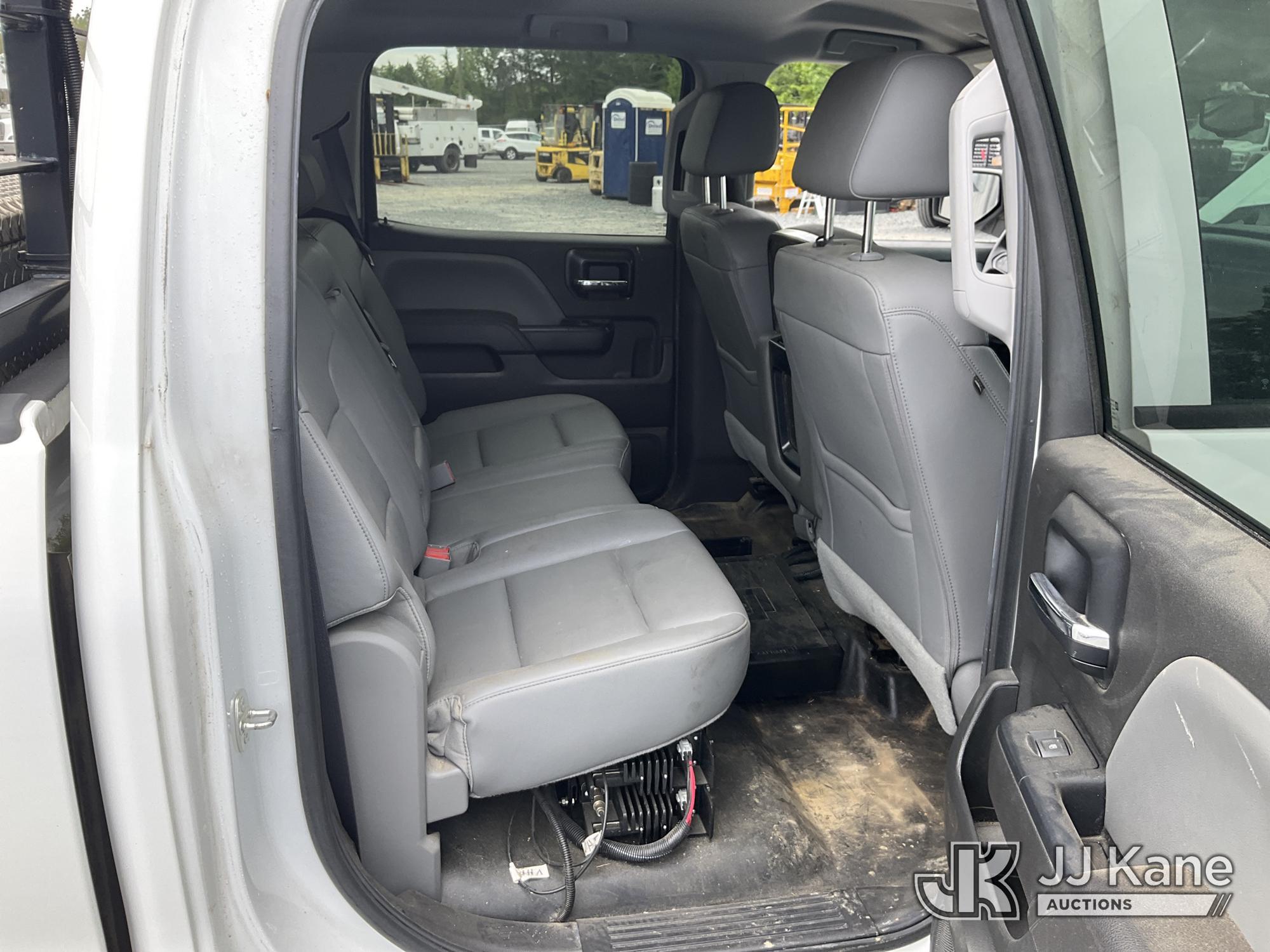 (China Grove, NC) 2017 Chevrolet Silverado 1500 4X4 Crew-Cab Pickup Truck Runs & Moves) (Check Engin