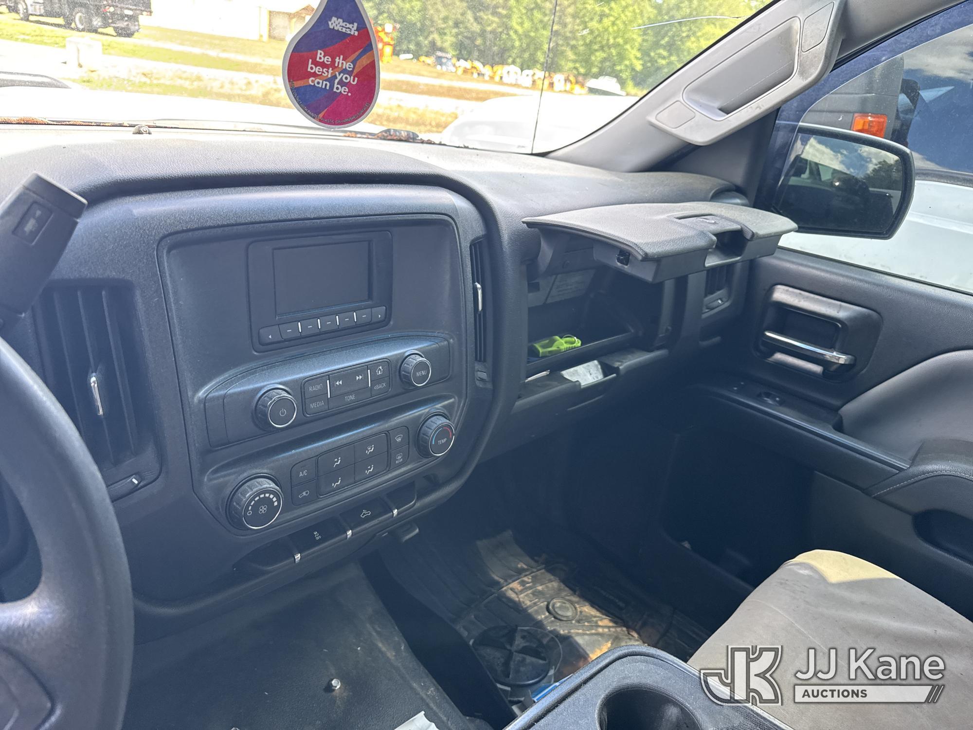 (Wakefield, VA) 2014 Chevrolet Silverado 1500 4x4 Crew-Cab Pickup Truck Not Running, Condition Unkno
