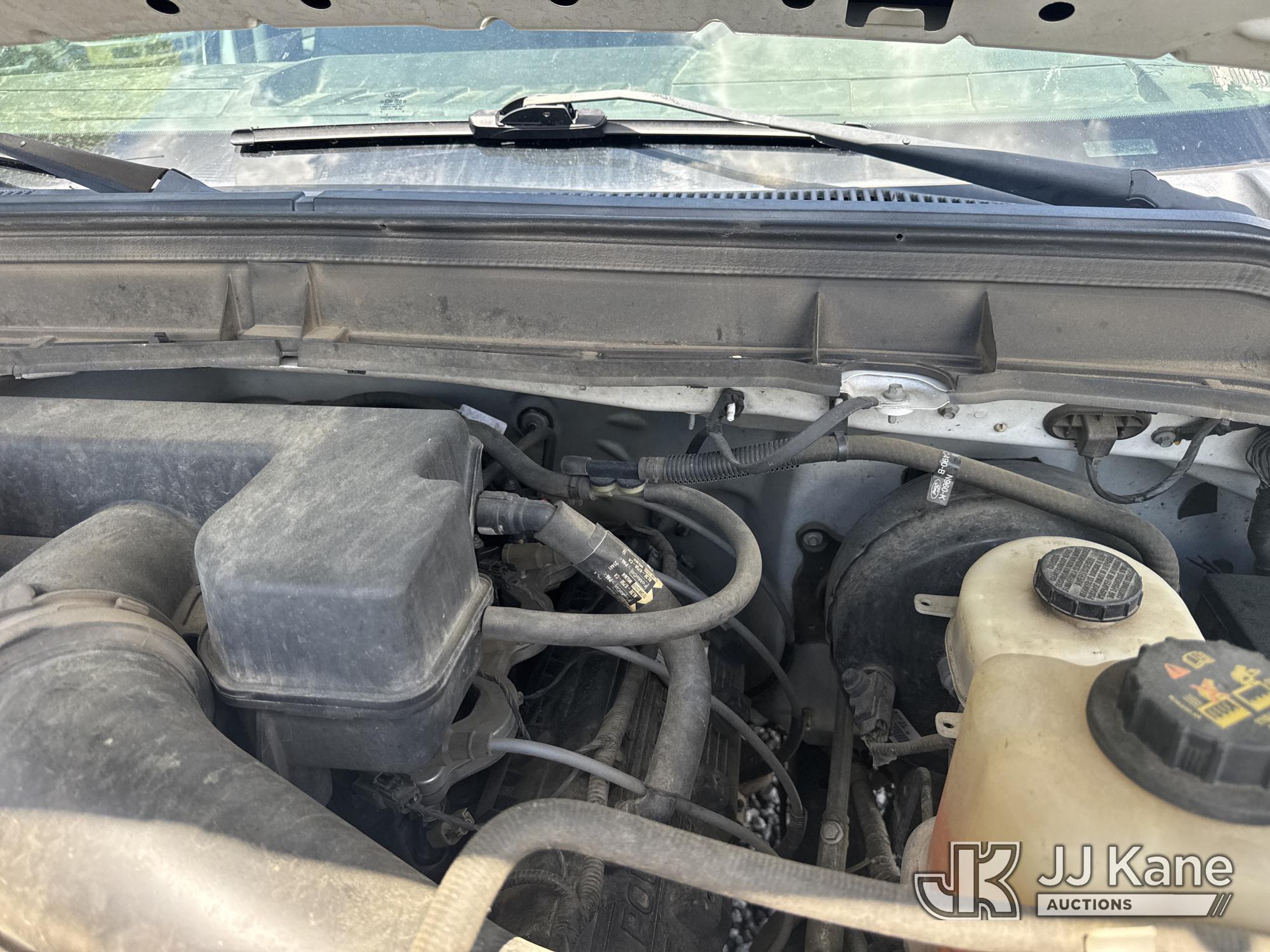 (Wakefield, VA) 2013 Ford F250 Crew-Cab Pickup Truck Runs & Moves) (Check Engine Light On, Body/Pain