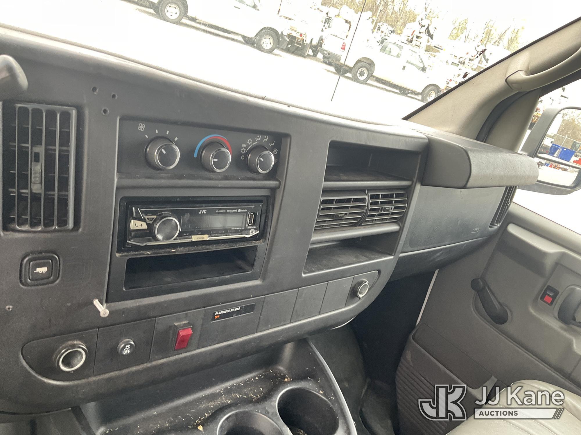 (Verona, KY) 2013 Chevrolet Express G1500 Cargo Van Runs & Moves) (Rust Damage