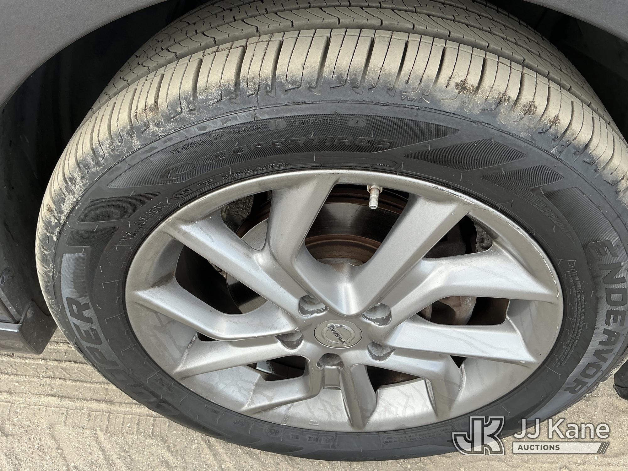 (Tampa, FL) 2014 Nissan Sentra 4-Door Sedan Runs & Moves) (Body Damage, Paint Damage) (FL Residents