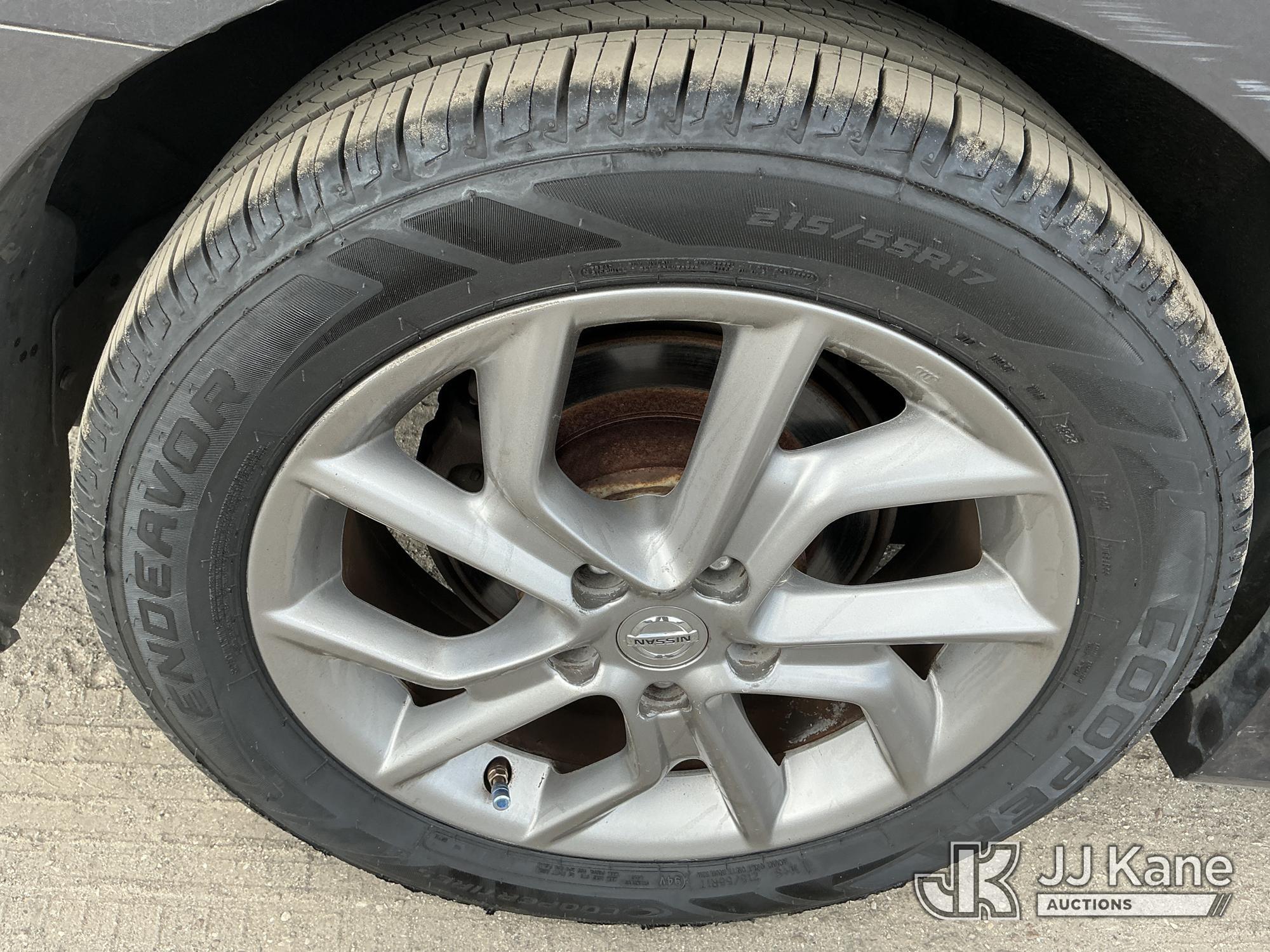(Tampa, FL) 2014 Nissan Sentra 4-Door Sedan Runs & Moves) (Body Damage, Paint Damage) (FL Residents