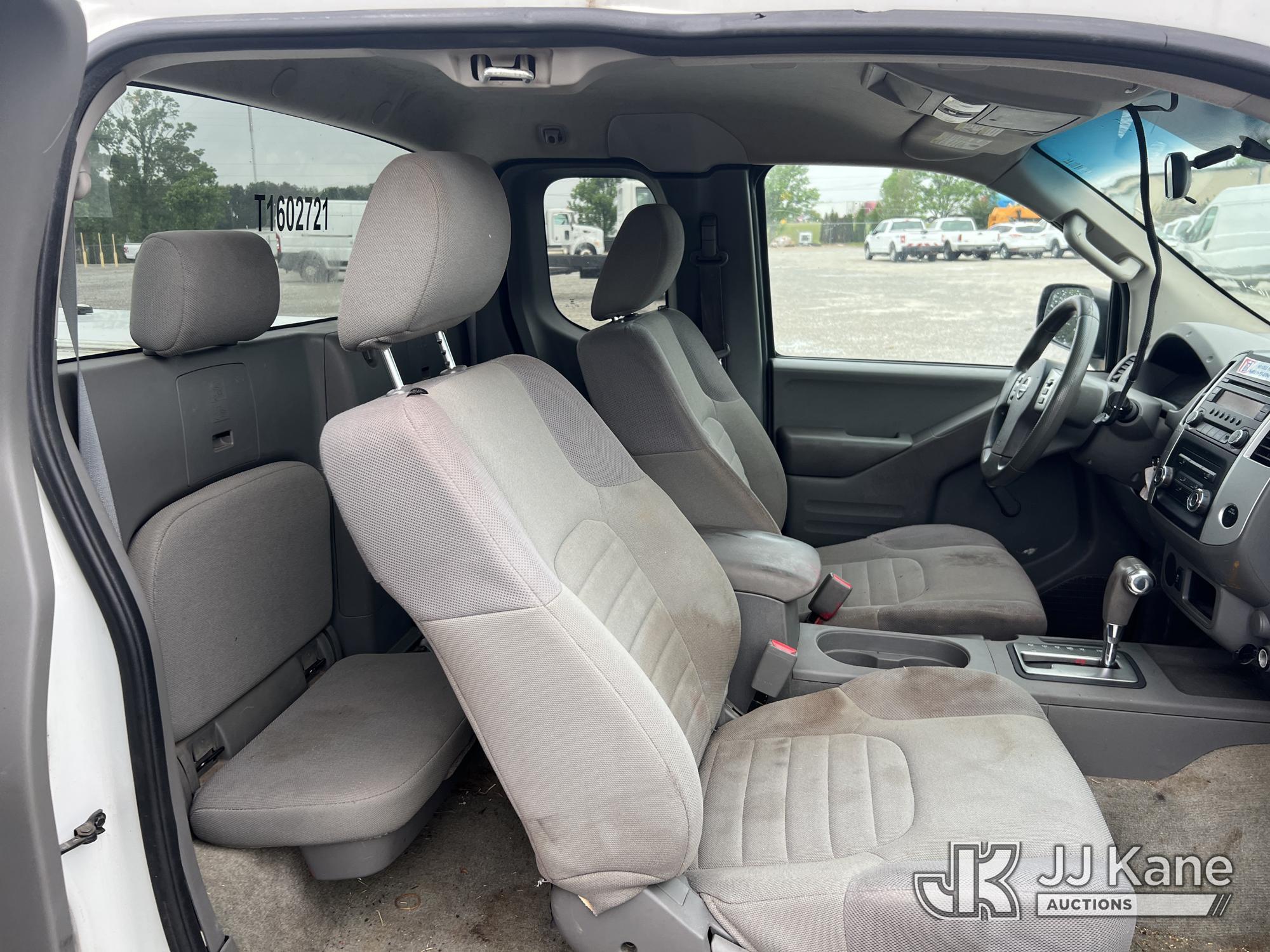 (Villa Rica, GA) 2016 Nissan Frontier Extended-Cab Pickup Truck Runs & Moves) (Check Engine Light On