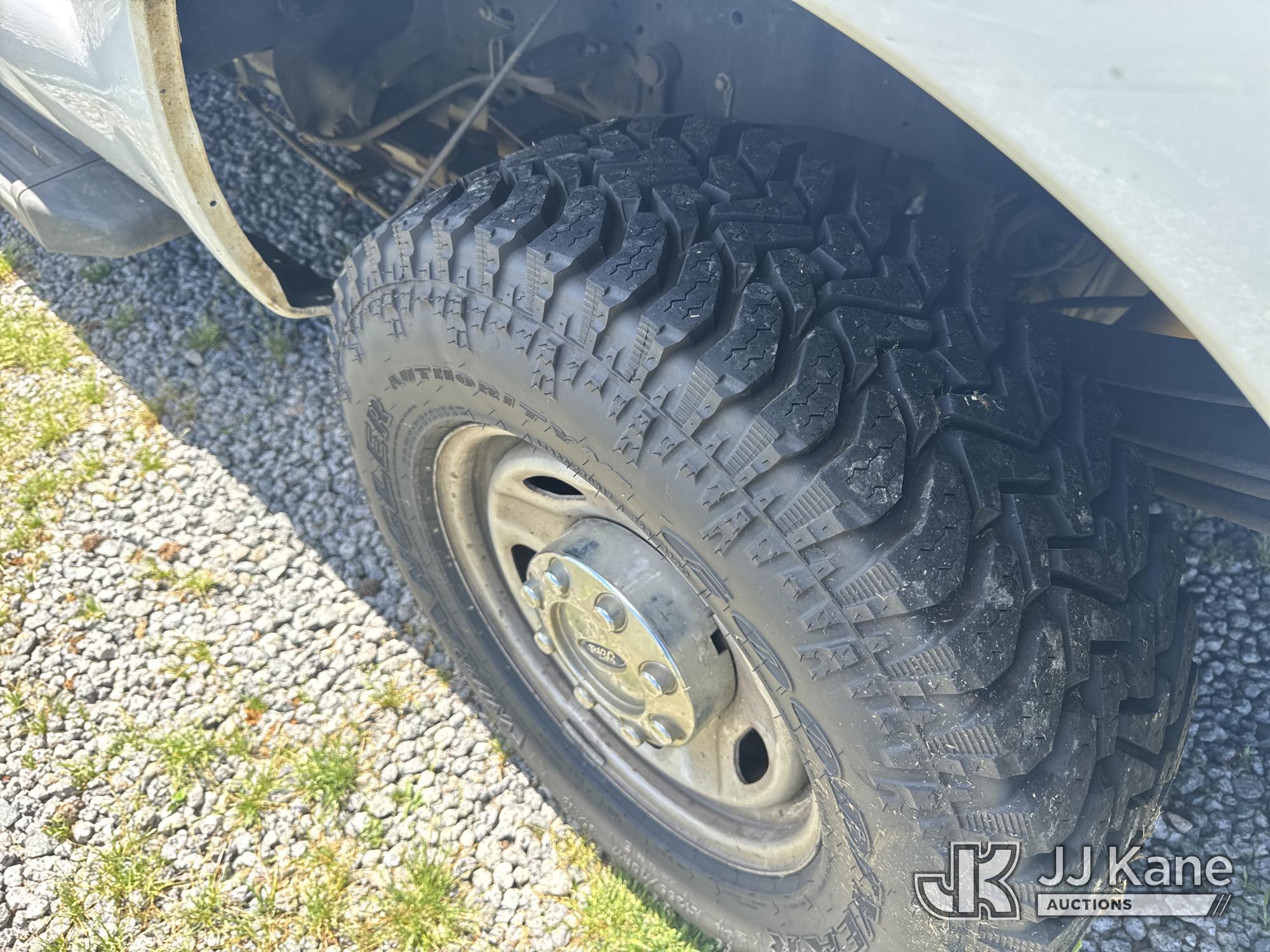 (Wakefield, VA) 2013 Ford F250 Crew-Cab Pickup Truck Runs & Moves) (Check Engine Light On, Body/Pain