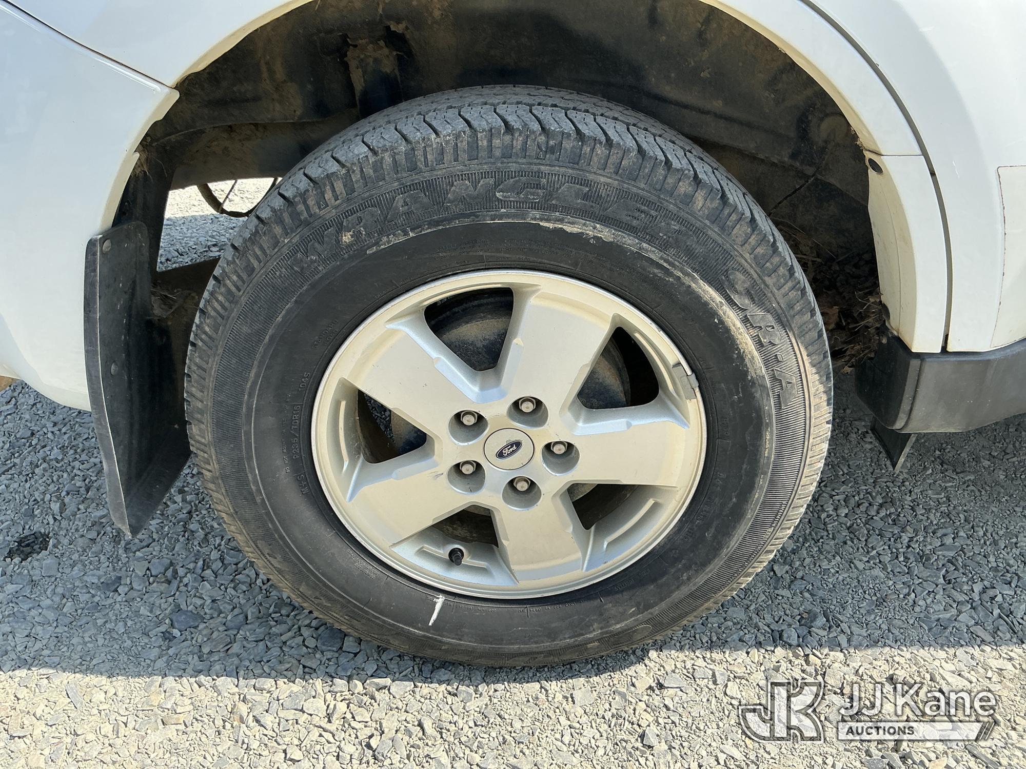 (China Grove, NC) 2011 Ford Escape 4x4 4-Door Sport Utility Vehicle Runs & Moves) (Body/Paint Damage