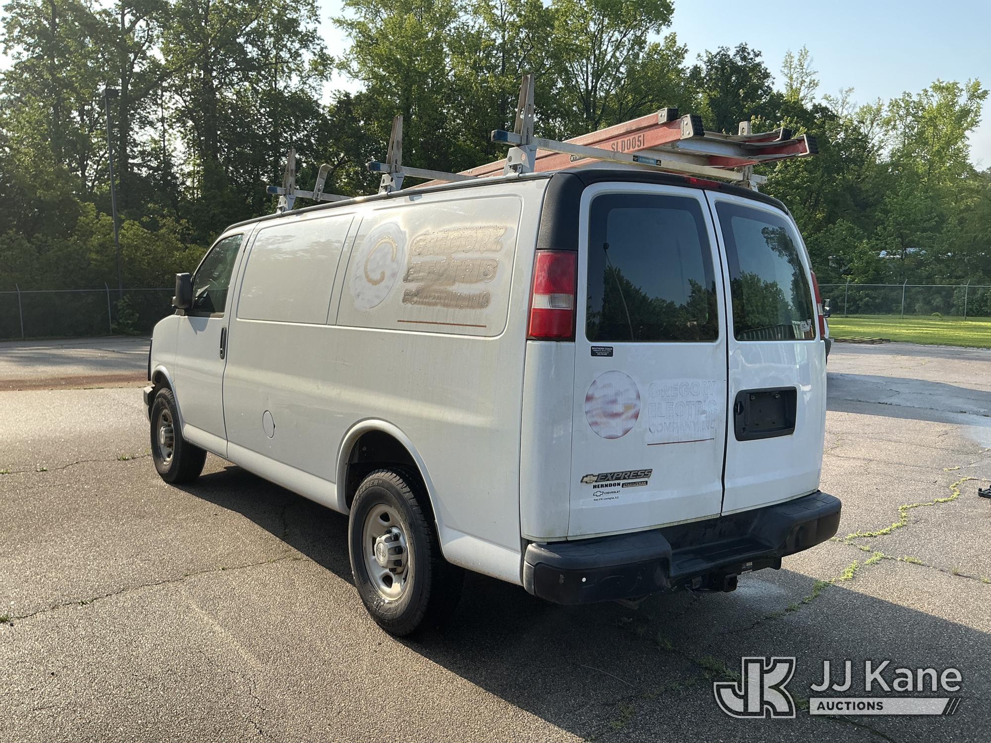 (Garner, NC) 2016 Chevrolet Express G2500 Cargo Van Runs & Moves) (Jump To Start