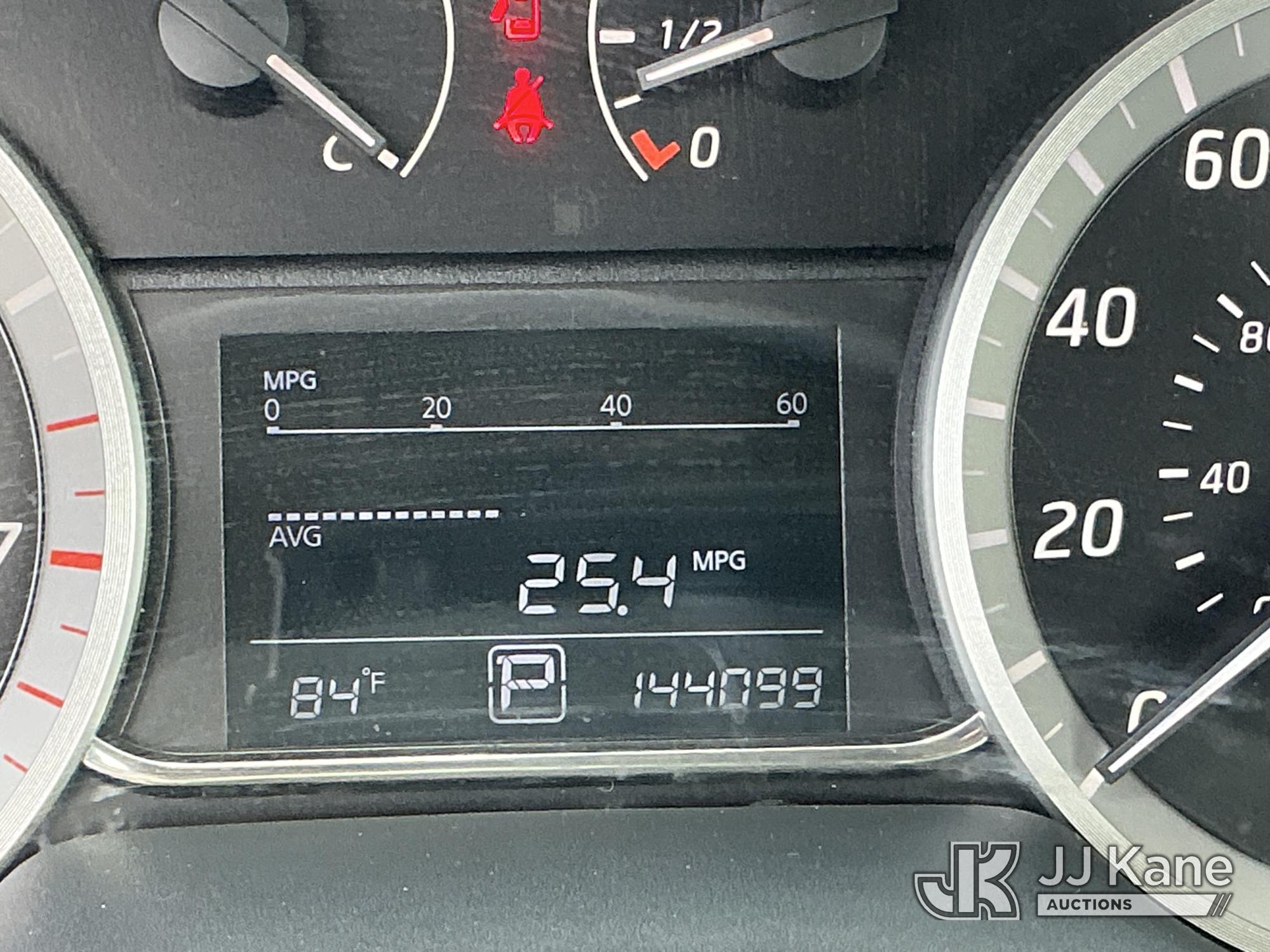 (Tampa, FL) 2014 Nissan Sentra 4-Door Sedan Runs & Moves) (Body Damage, Paint Damage) (FL Residents