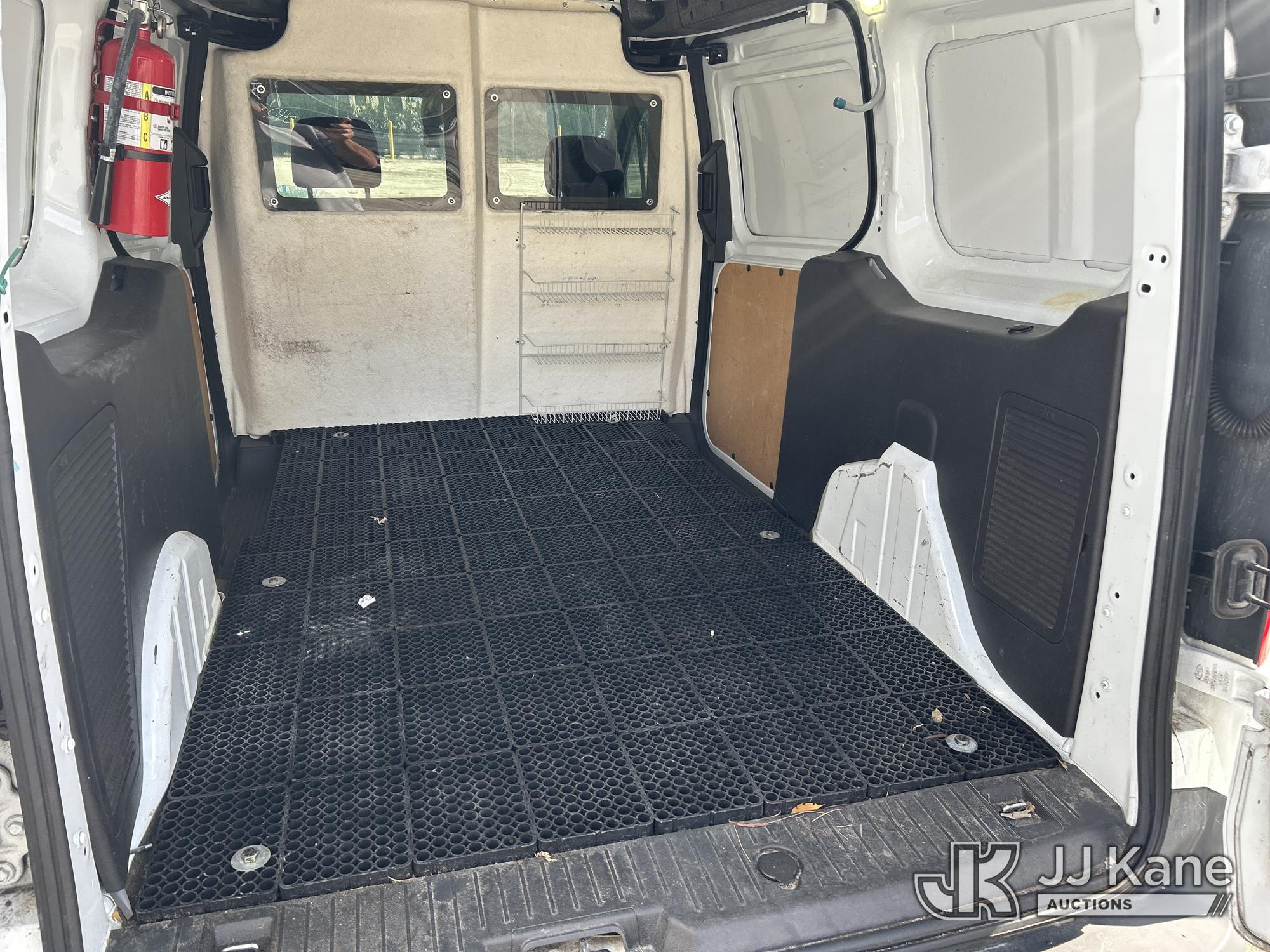(Riviera Beach, FL) 2017 Ford Transit Connect Mini Cargo Van Runs & Moves) (Paint Damage) (FL Reside