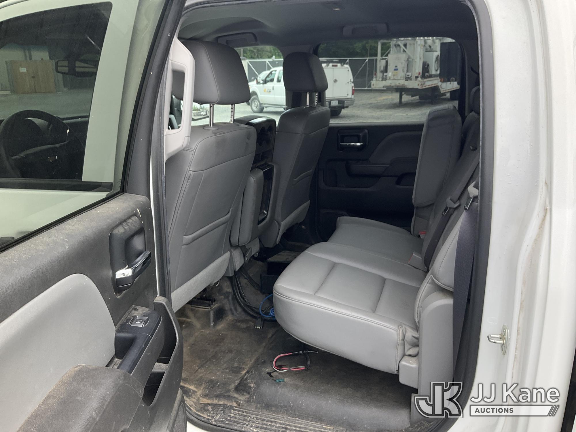 (China Grove, NC) 2017 Chevrolet Silverado 1500 4X4 Crew-Cab Pickup Truck Runs & Moves) (Check Engin