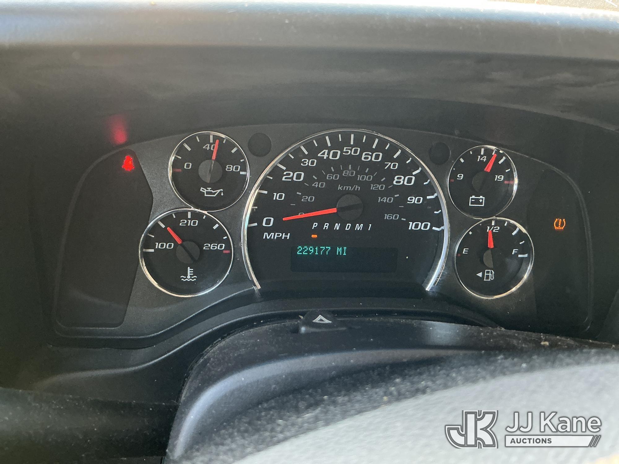 (Garner, NC) 2016 Chevrolet Express G2500 Cargo Van Runs & Moves) (Jump To Start