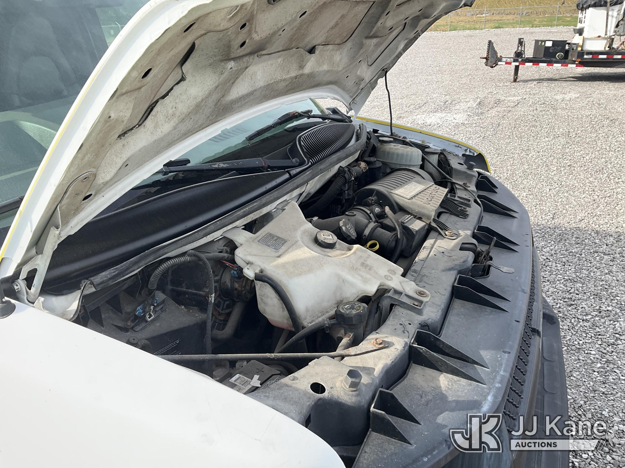 (Verona, KY) 2007 Chevrolet Express 2500 Cargo Van Not Running, Condition Unknown) (Side Doors Damag