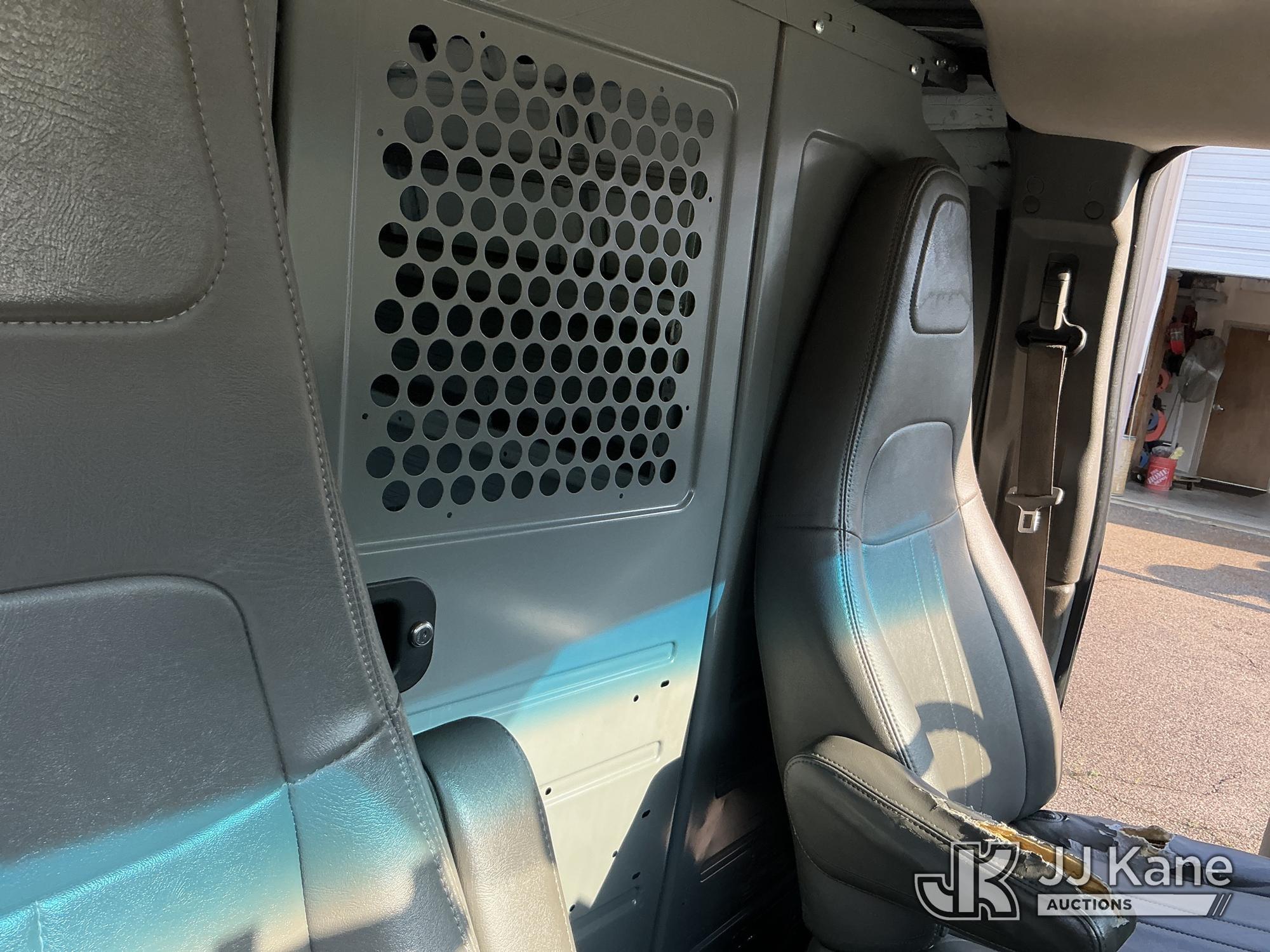 (Garner, NC) 2016 Chevrolet Express G2500 Cargo Van Runs & Moves) (Jump To Start