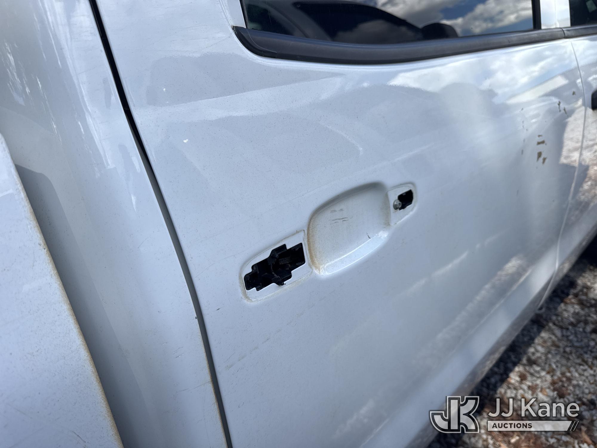 (Wakefield, VA) 2014 Chevrolet Silverado 1500 4x4 Crew-Cab Pickup Truck Not Running, Condition Unkno