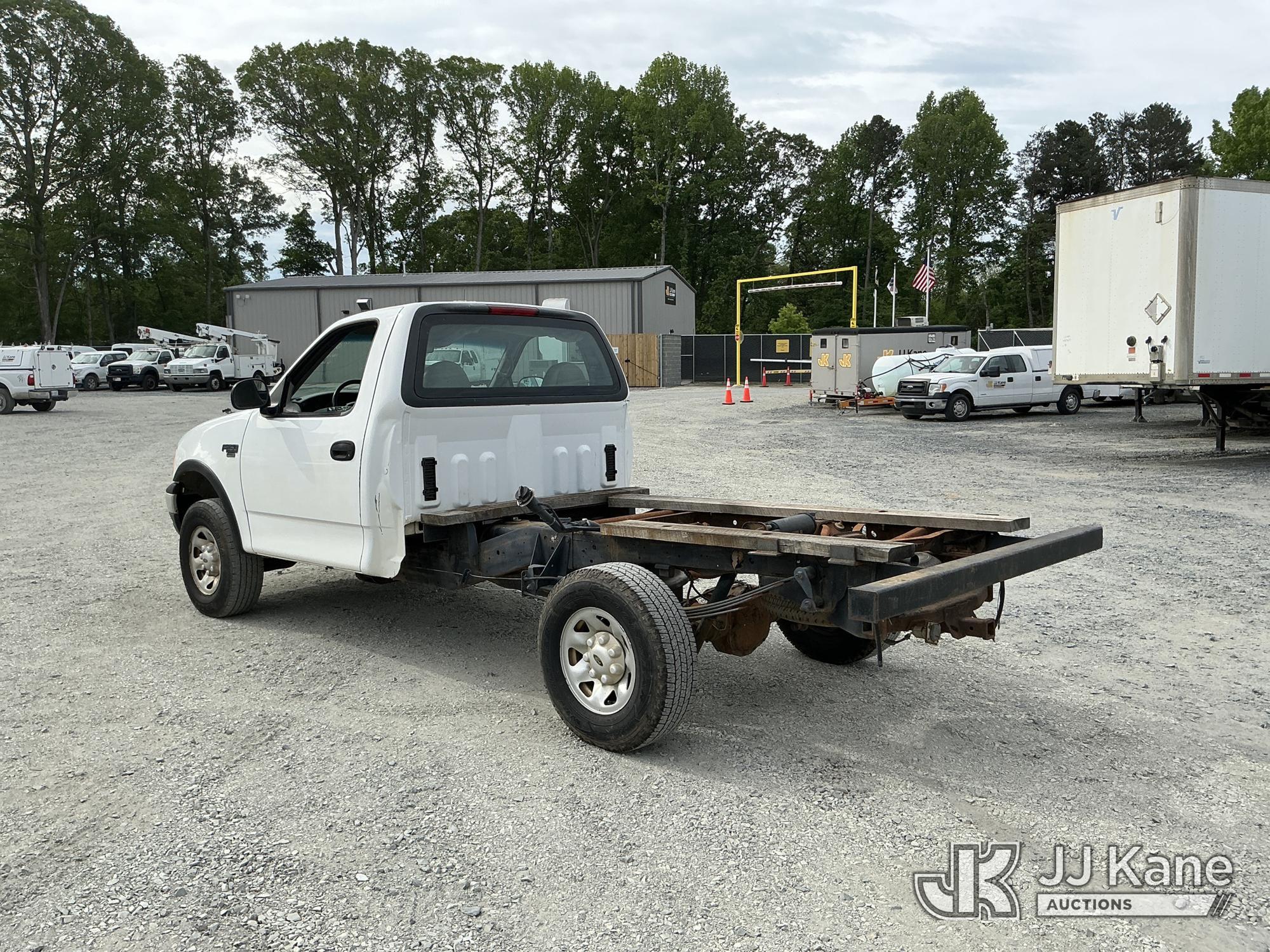 (China Grove, NC) 1999 Ford F-250 4X4 Cab & Chassis Runs & Moves) (ABS Light On, Brake Light On, Mis
