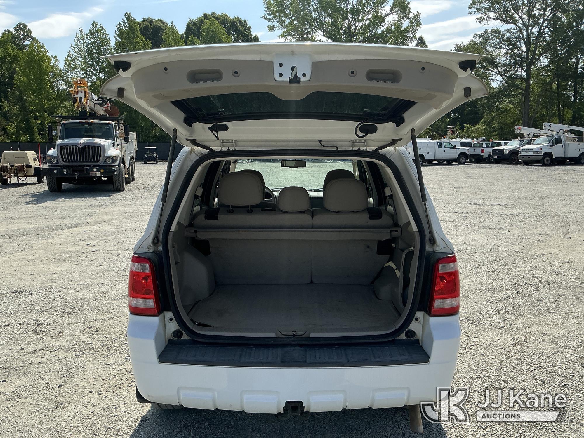 (China Grove, NC) 2011 Ford Escape 4x4 4-Door Sport Utility Vehicle Runs & Moves) (Body/Paint Damage