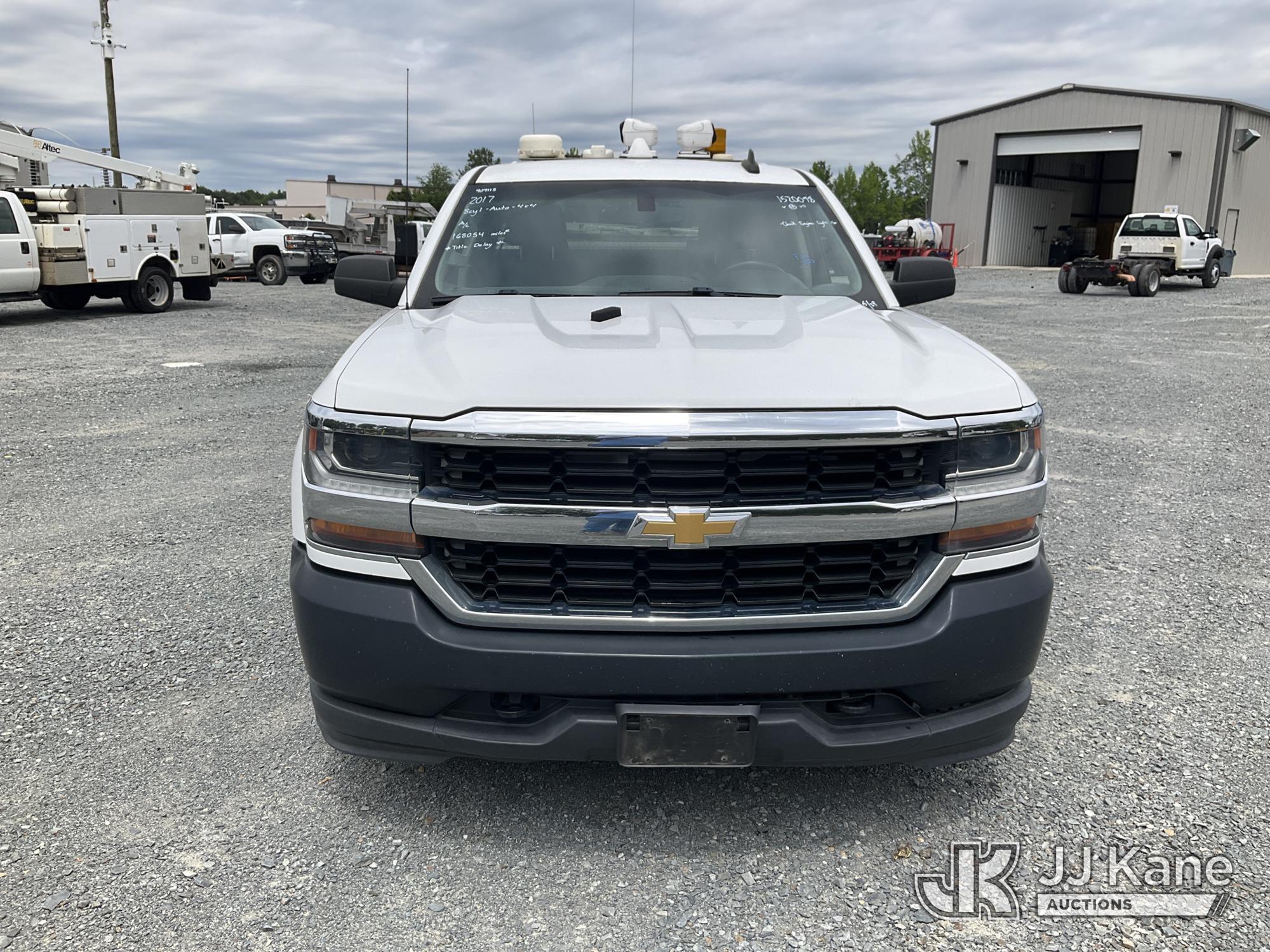 (China Grove, NC) 2017 Chevrolet Silverado 1500 4X4 Crew-Cab Pickup Truck Runs & Moves) (Check Engin