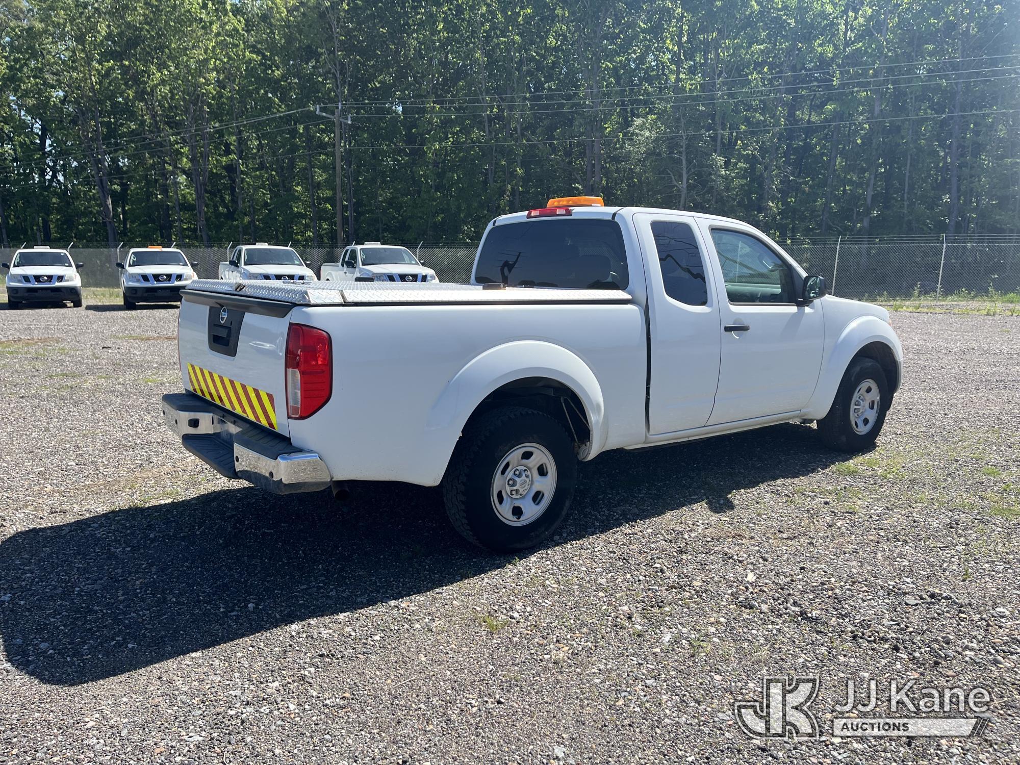 (Chester, VA) 2015 Nissan Frontier Extended-Cab Pickup Truck Runs & Moves
