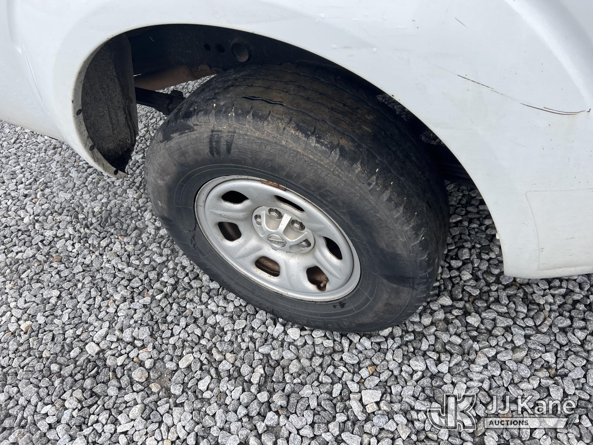 (Villa Rica, GA) 2016 Nissan Frontier Extended-Cab Pickup Truck Runs & Moves) (Check Engine Light On