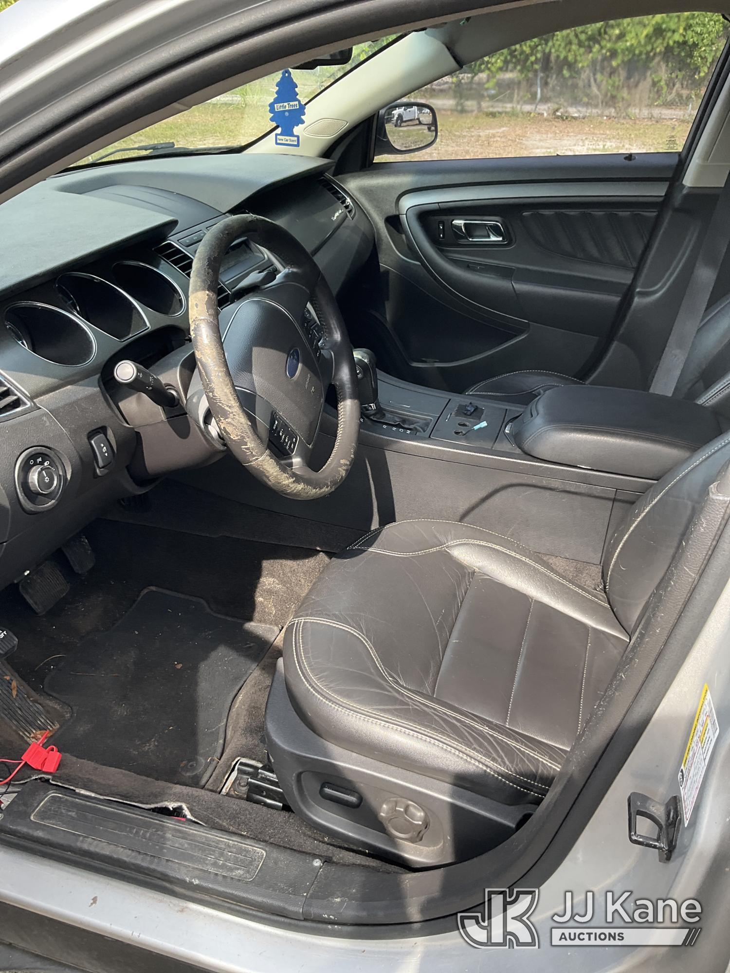 (Ocala, FL) 2012 Ford Taurus 4-Door Sedan Runs & Moves) (Jump To Start, Minor Body Damage, Paint Dam