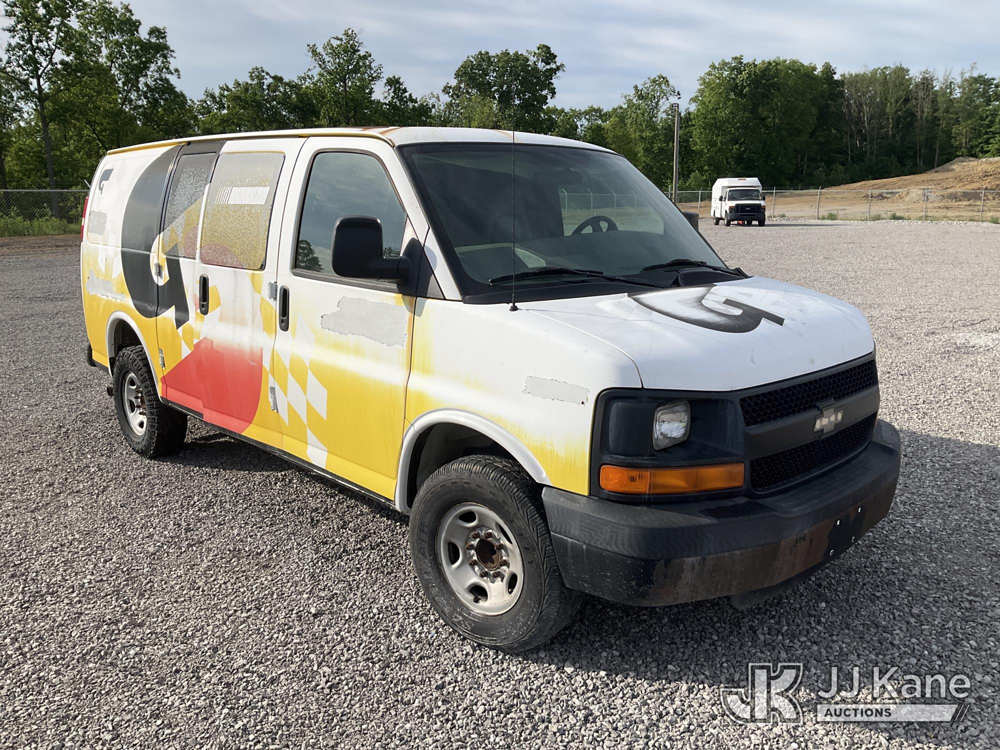(Verona, KY) 2007 Chevrolet Express 2500 Cargo Van Not Running, Condition Unknown) (Side Doors Damag