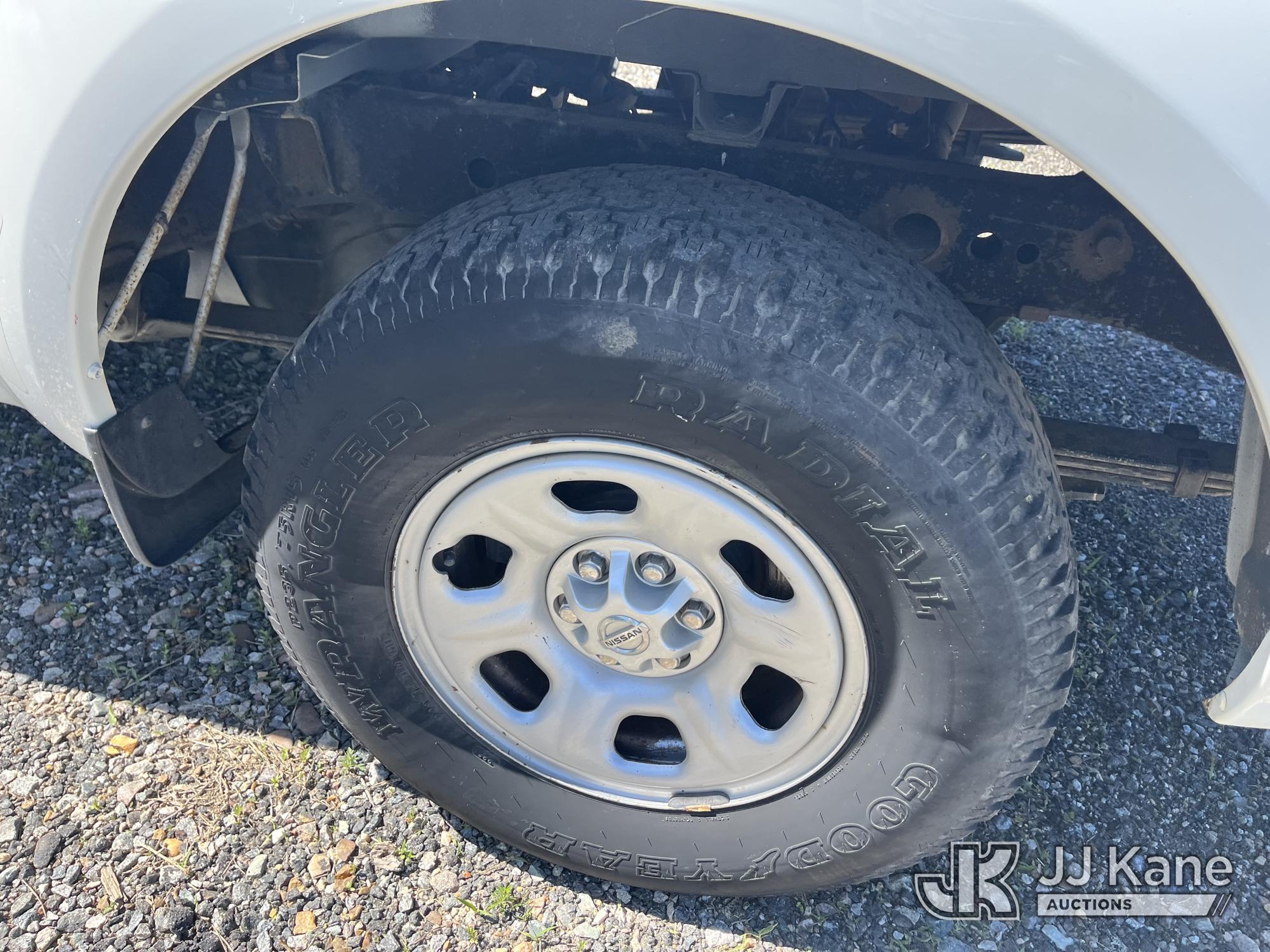 (Chester, VA) 2015 Nissan Frontier Extended-Cab Pickup Truck Runs & Moves