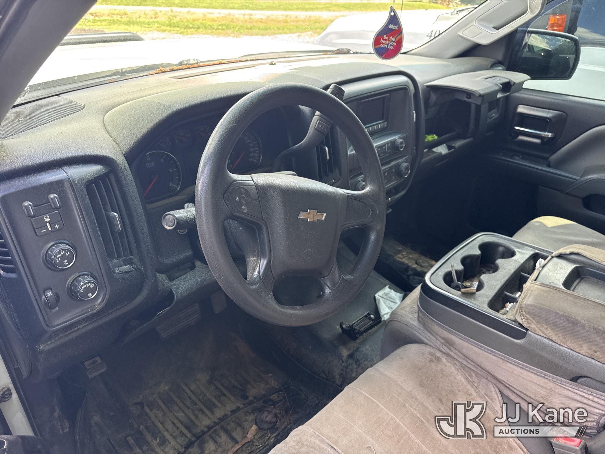 (Wakefield, VA) 2014 Chevrolet Silverado 1500 4x4 Crew-Cab Pickup Truck Not Running, Condition Unkno