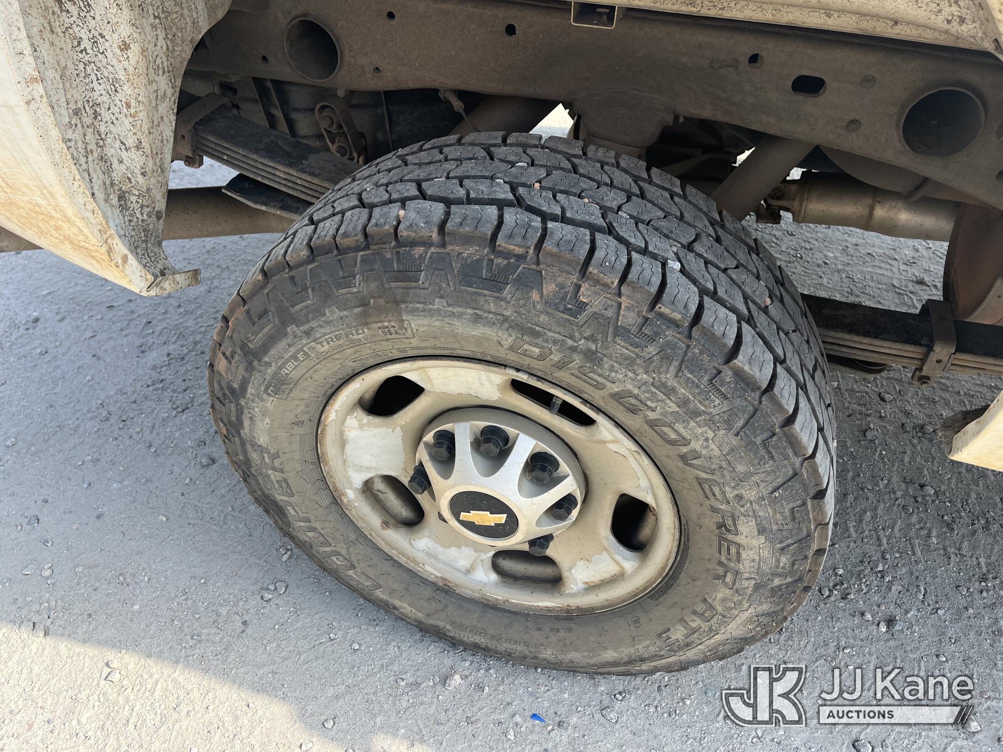 (Chester, VA) 2012 Chevrolet Silverado 2500HD 4x4 Crew-Cab Pickup Truck Runs & Moves) (Engine Tick,