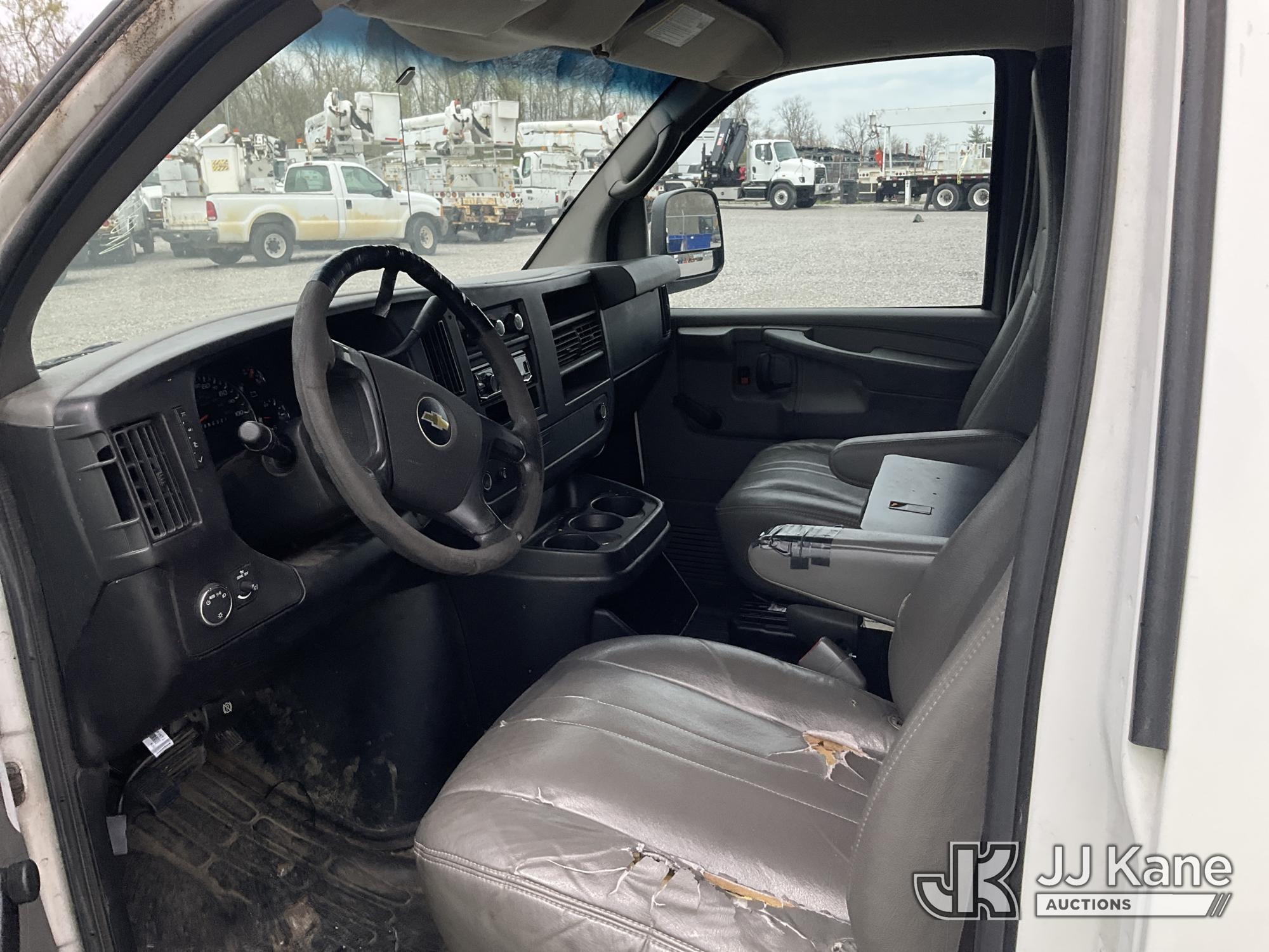 (Verona, KY) 2013 Chevrolet Express G1500 Cargo Van Runs & Moves) (Rust Damage